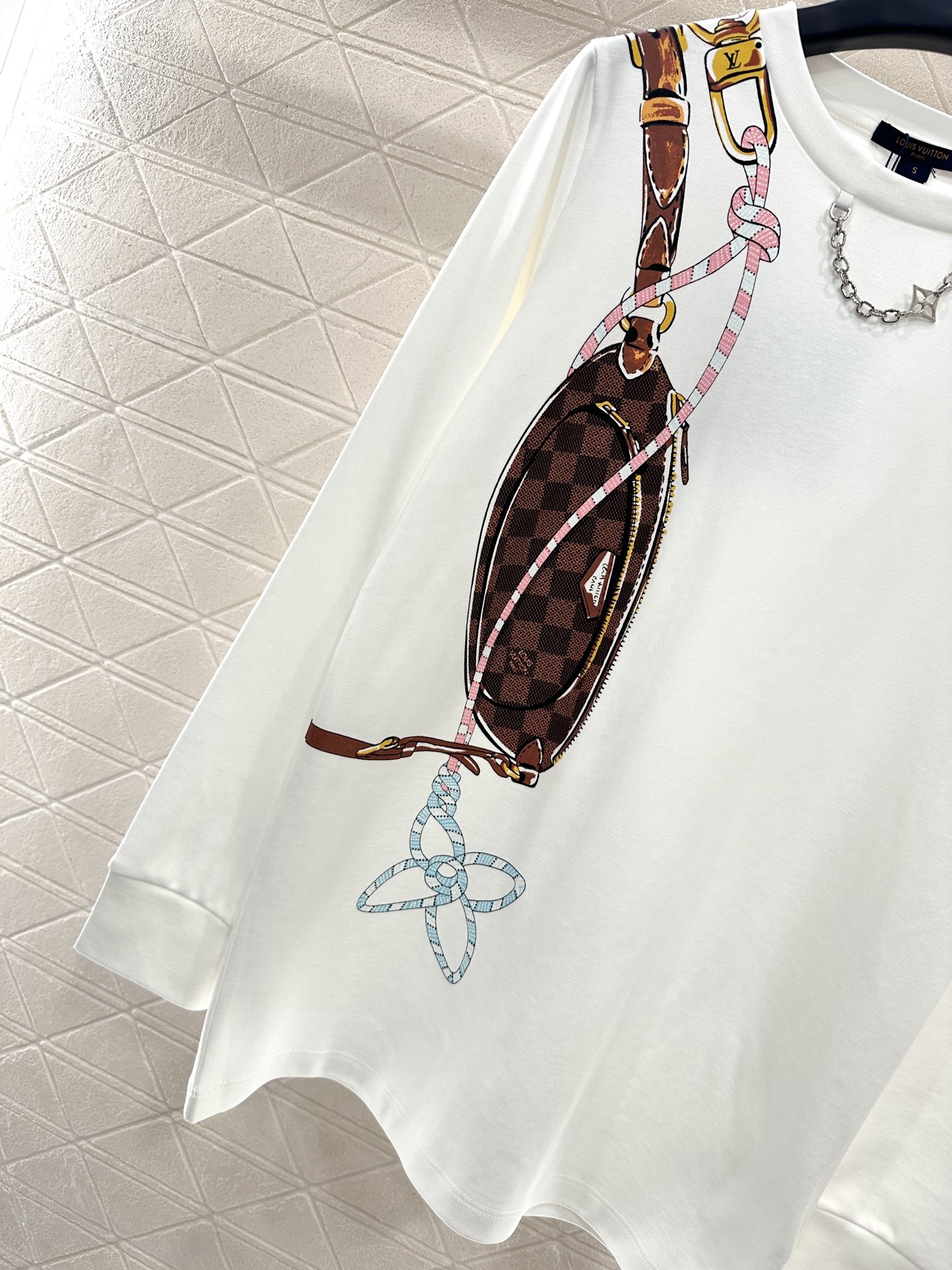 ♥Louis Vuitto*♥2025新品上架 链条圆领印花长袖定制YB斜纹全棉材质，透气舒适，质感十足