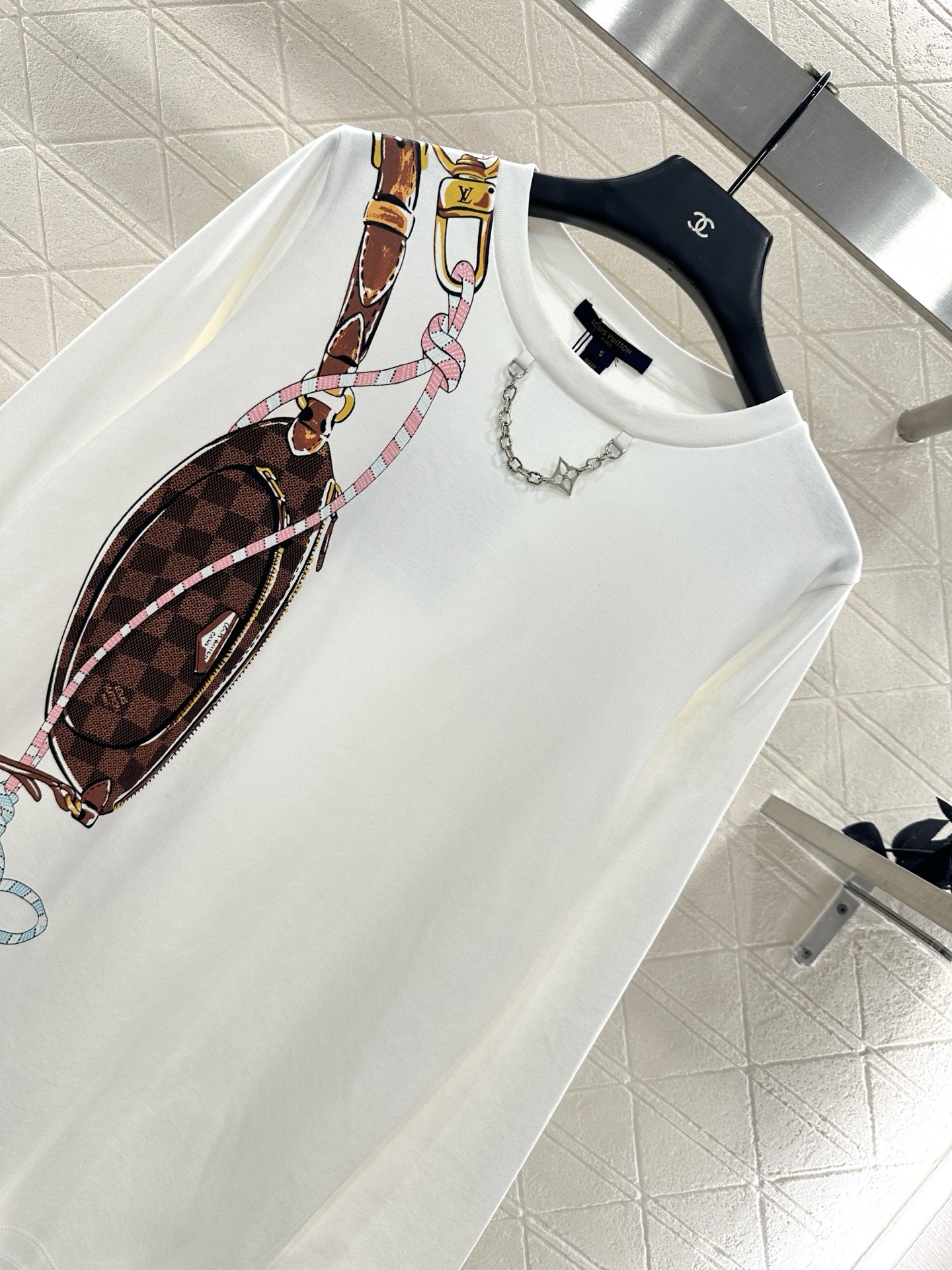 ♥Louis Vuitto*♥2025新品上架 链条圆领印花长袖定制YB斜纹全棉材质，透气舒适，质感十足