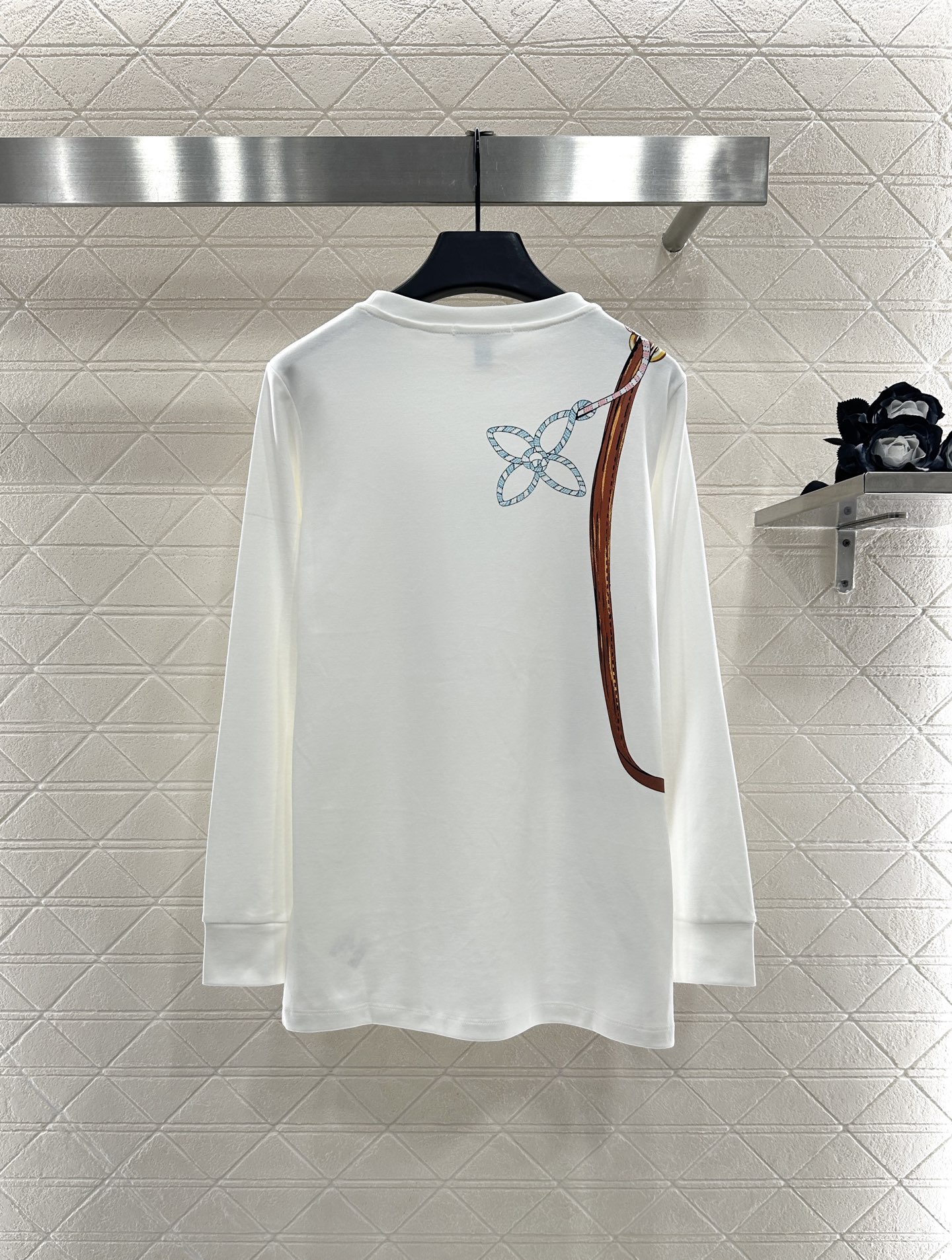 ♥Louis Vuitto*♥2025新品上架 链条圆领印花长袖定制YB斜纹全棉材质，透气舒适，质感十足