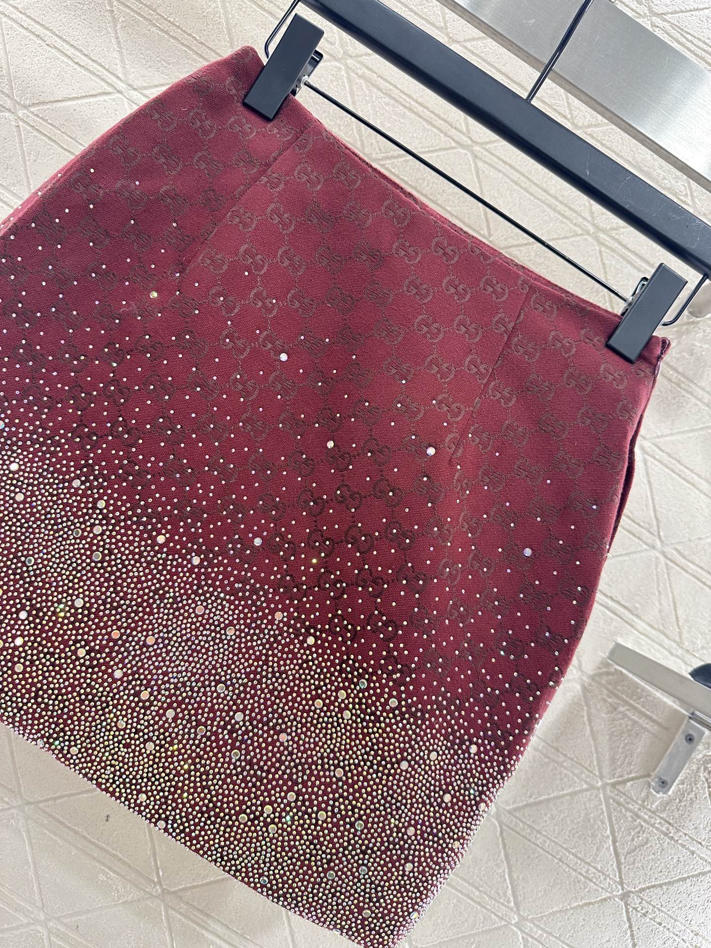 ♥Gucc*♥2025新品上架重工烫钻棉服外套短裙套装定制YB进口提花材质，质感高级，挺括有型，翻领廓形