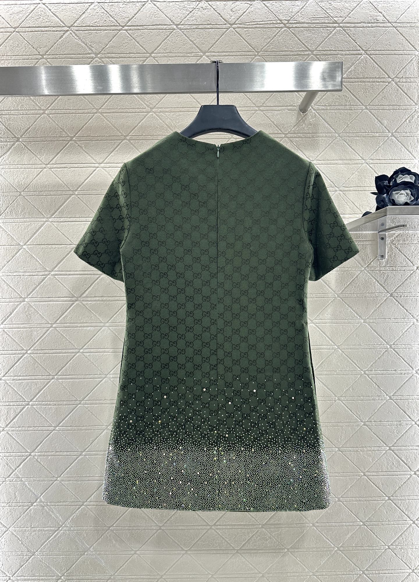 ♥Gucc*♥2025新品上架 重工烫钻提花连衣裙定制YB进口提花材质，质感高级，挺括有型，圆领短袖连衣