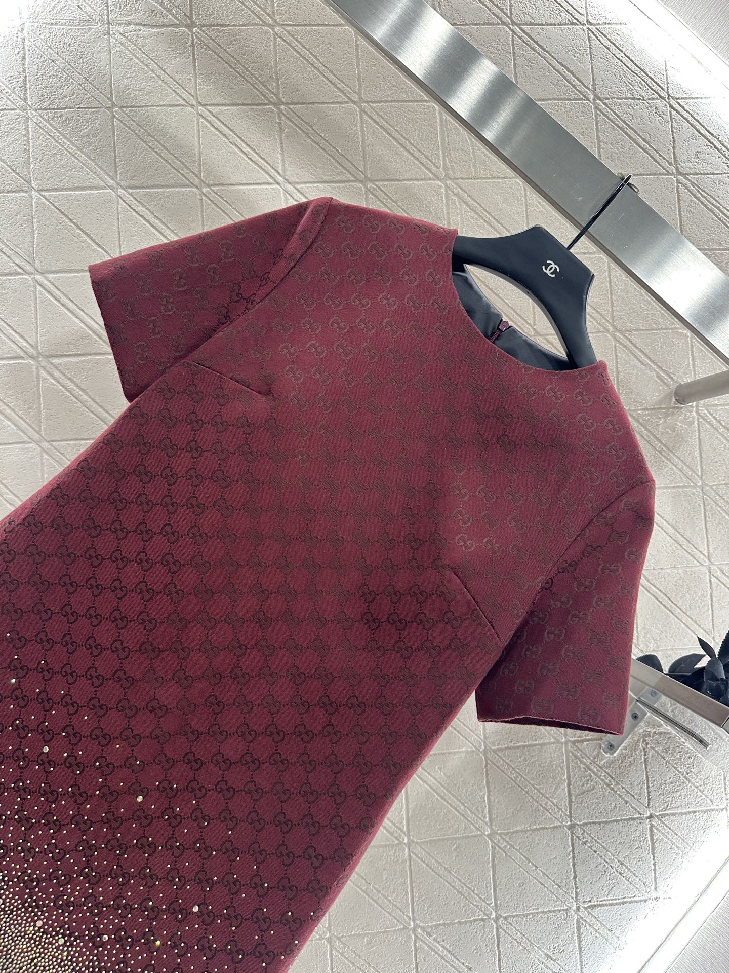 ♥Gucc*♥2025新品上架 重工烫钻提花连衣裙定制YB进口提花材质，质感高级，挺括有型，圆领短袖连衣