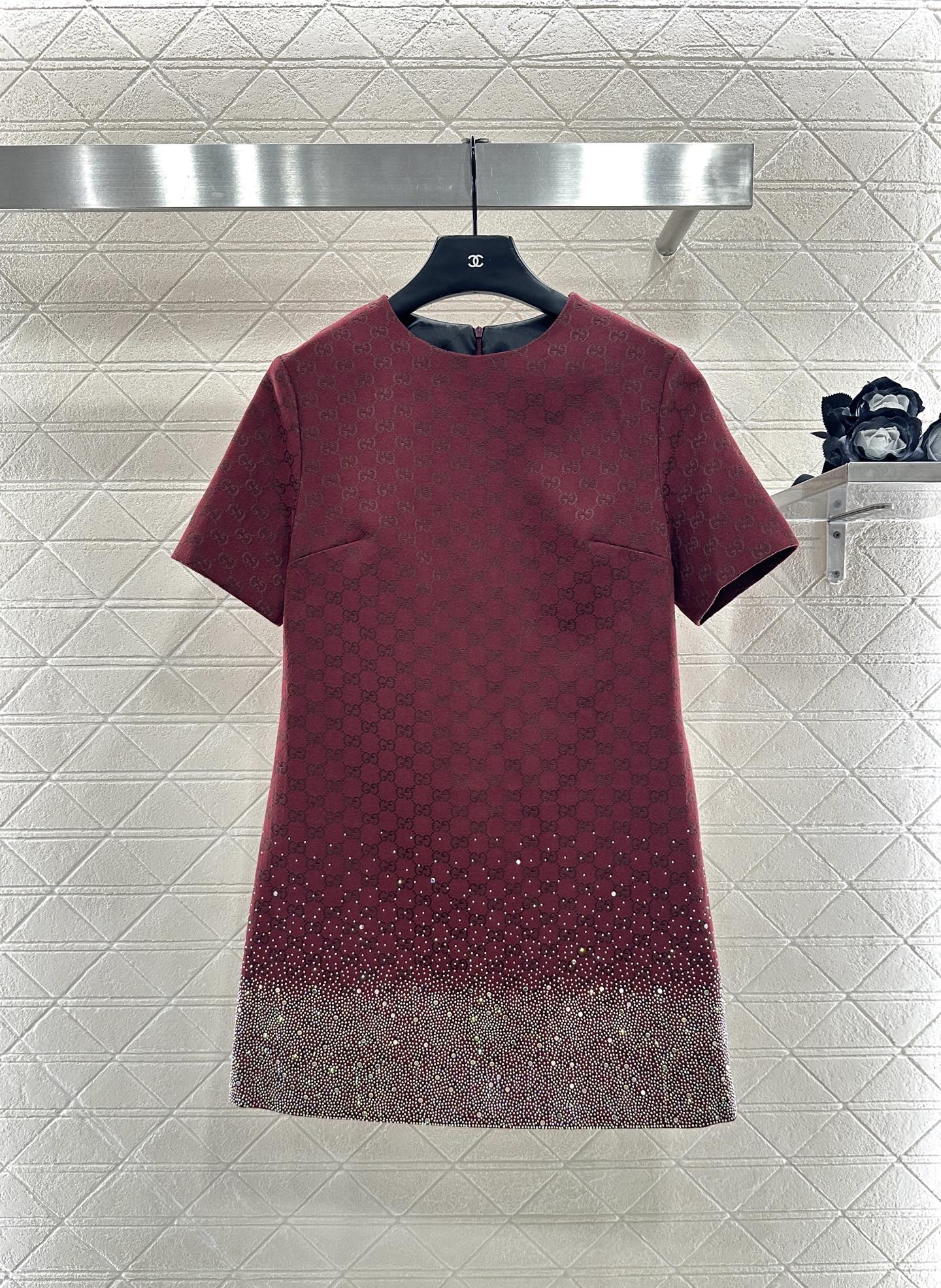 ♥Gucc*♥2025新品上架 重工烫钻提花连衣裙定制YB进口提花材质，质感高级，挺括有型，圆领短袖连衣