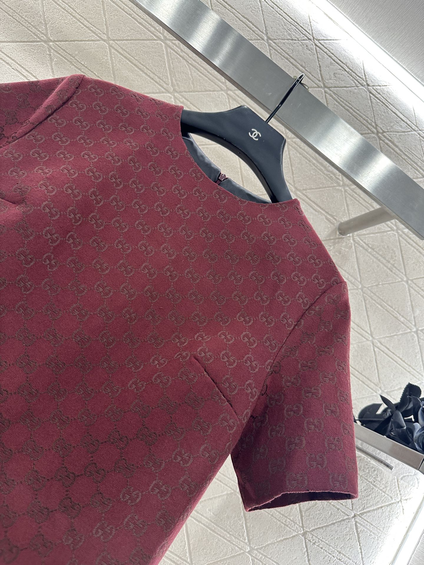 ♥Gucc*♥2025新品上架 重工烫钻提花连衣裙定制YB进口提花材质，质感高级，挺括有型，圆领短袖连衣