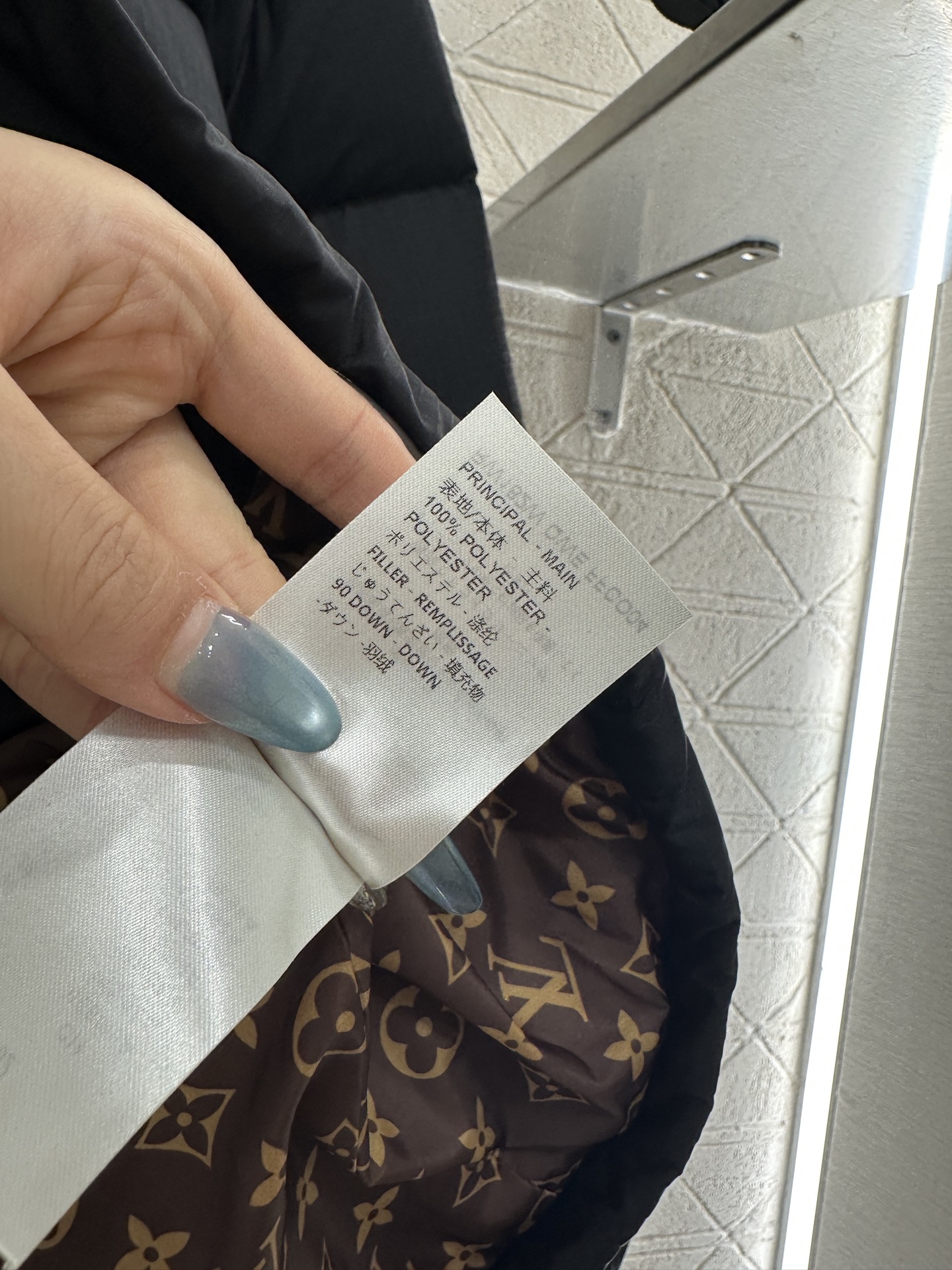 ♥Louis vuitto*♥2025新品上架 立领皮扣中长款羽绒外套定制YB防风防水尼龙材质，羽绒填充