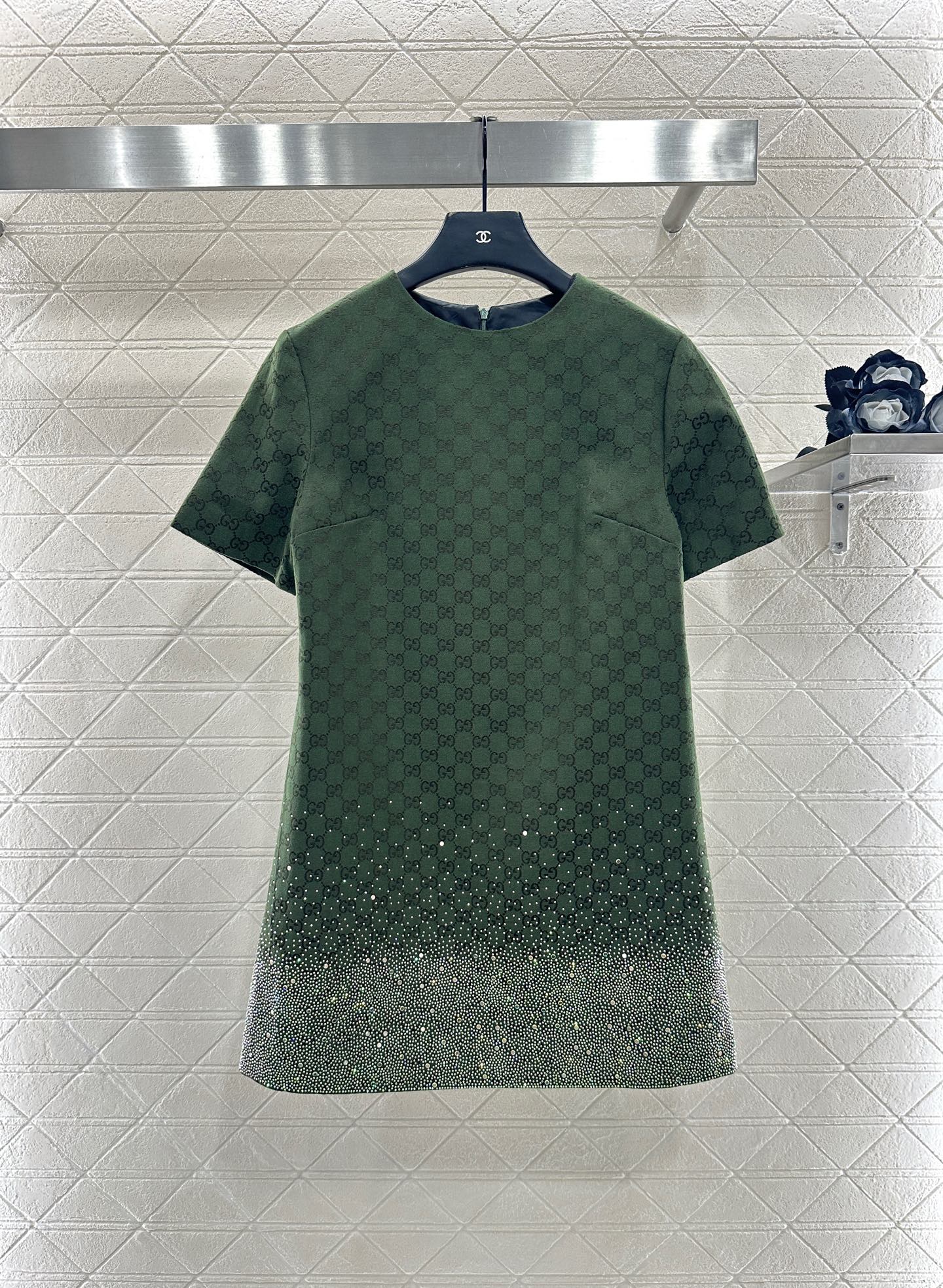 ♥Gucc*♥2025新品上架 重工烫钻提花连衣裙定制YB进口提花材质，质感高级，挺括有型，圆领短袖连衣