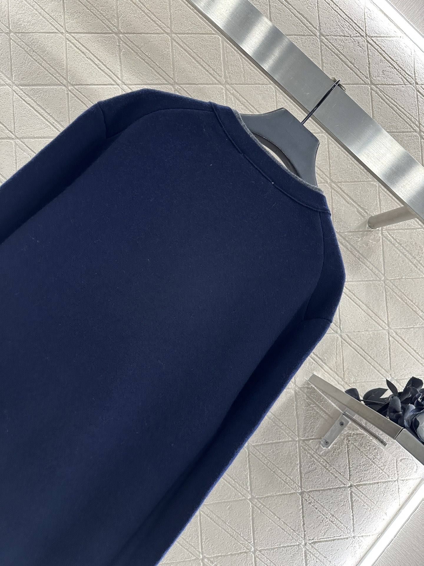 ♥Miumi*♥2025新品上架 撞色假两件针织开衫定制YB羊绒羊毛纱线织造，亲肤舒适，柔软有质感，V领