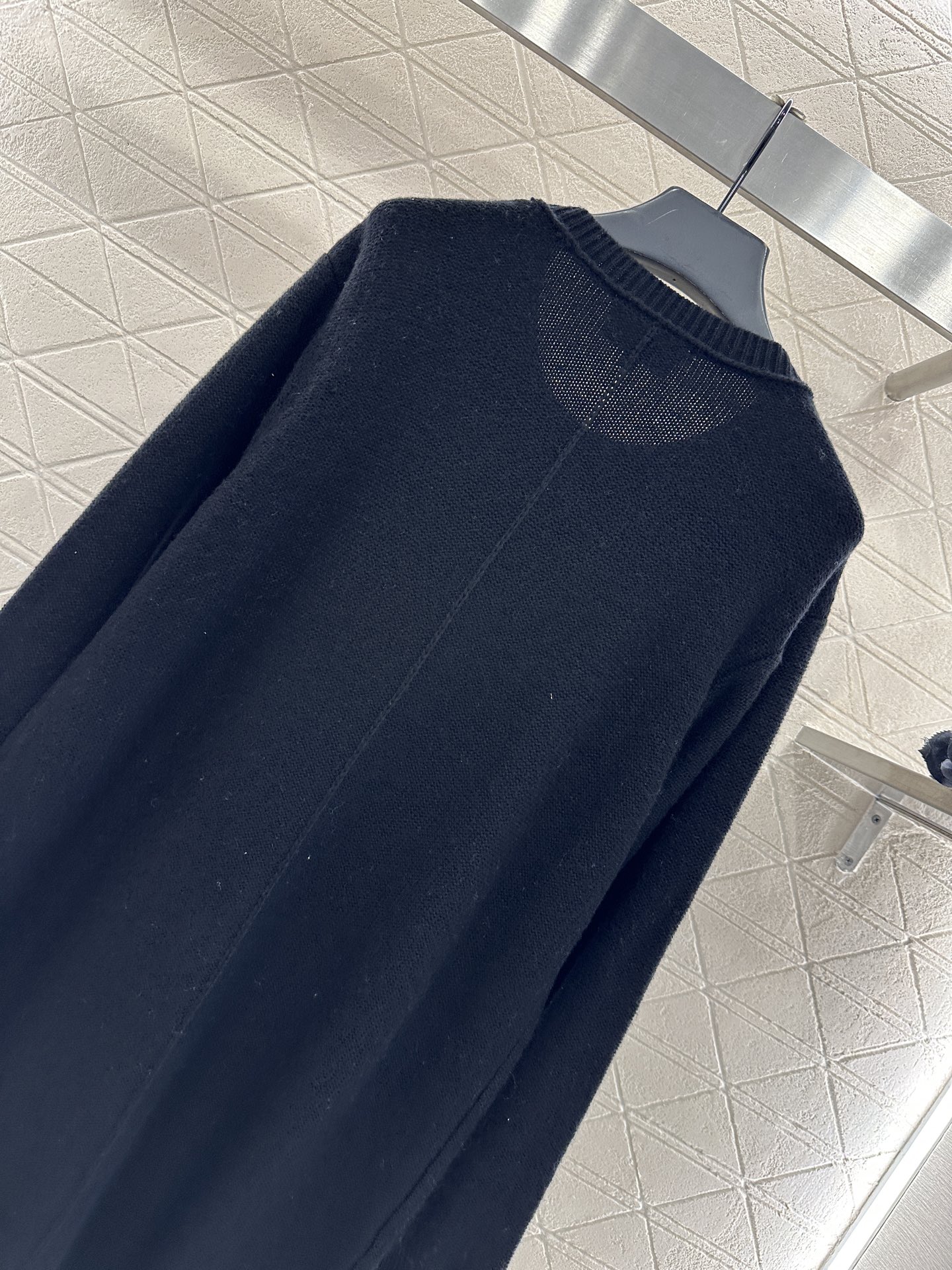 ♥Chane*♥2025新品上架 立体山茶花针织连衣裙定制YB羊毛纱线织造，质感高级，舒适柔软，圆领针织