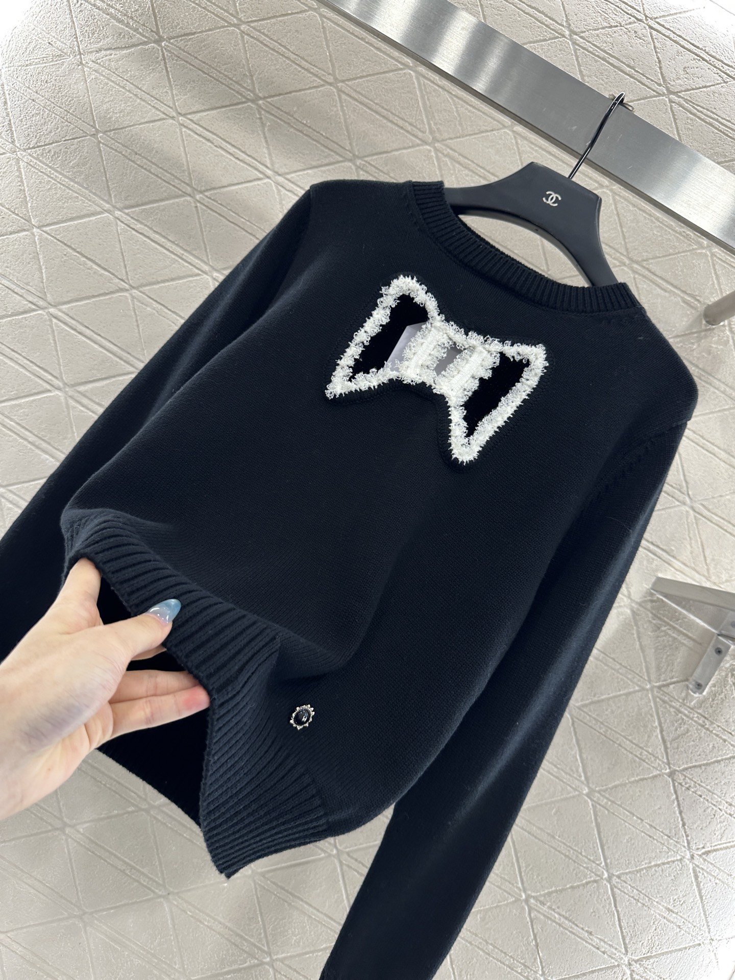 ♥Chane*♥2025新品上架 圆领镂空蝴蝶结针织长袖定制YB羊毛纱线织造，亲肤柔软，透气舒适，常规套