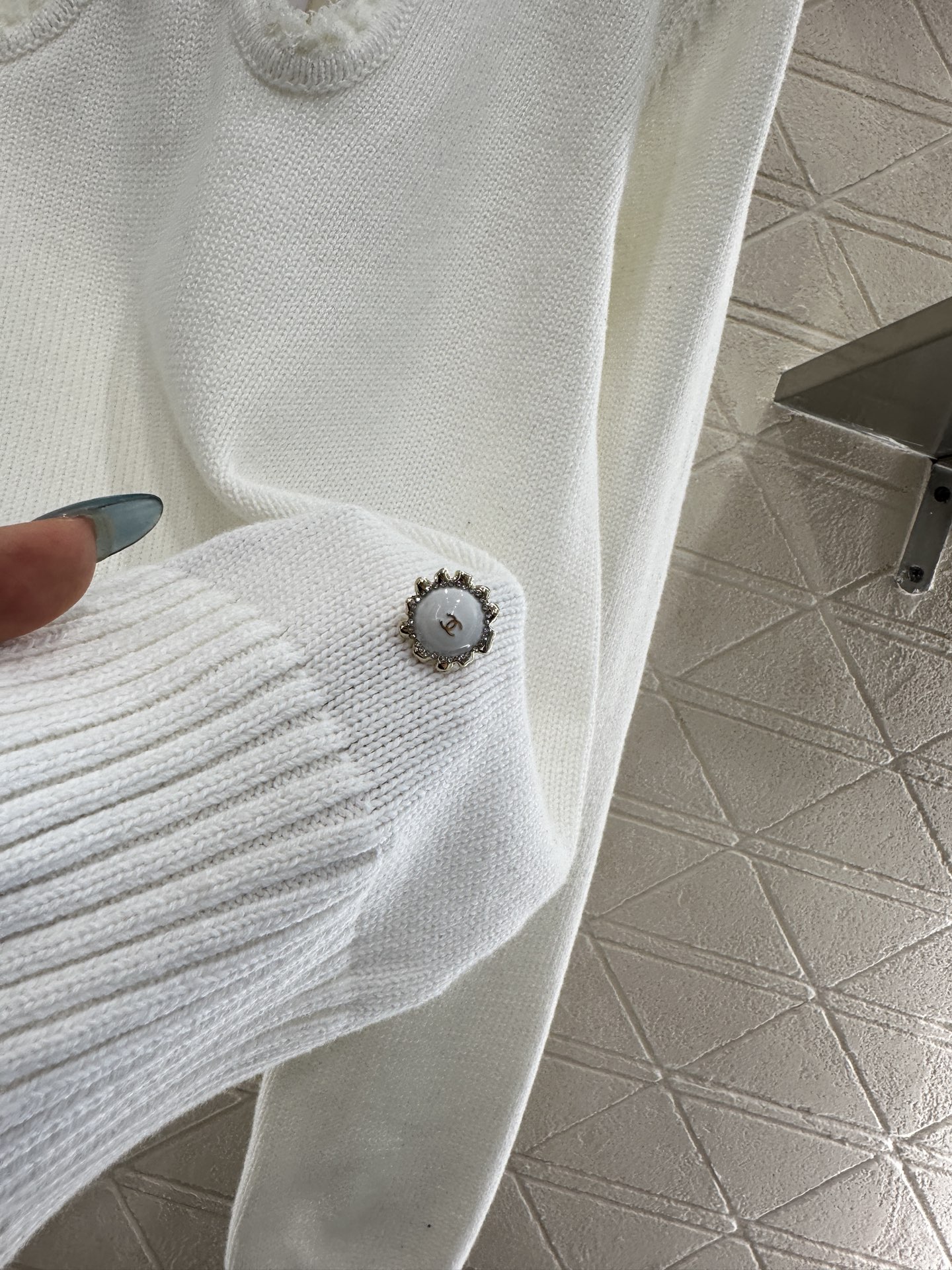 ♥Chane*♥2025新品上架 圆领镂空蝴蝶结针织长袖定制YB羊毛纱线织造，亲肤柔软，透气舒适，常规套