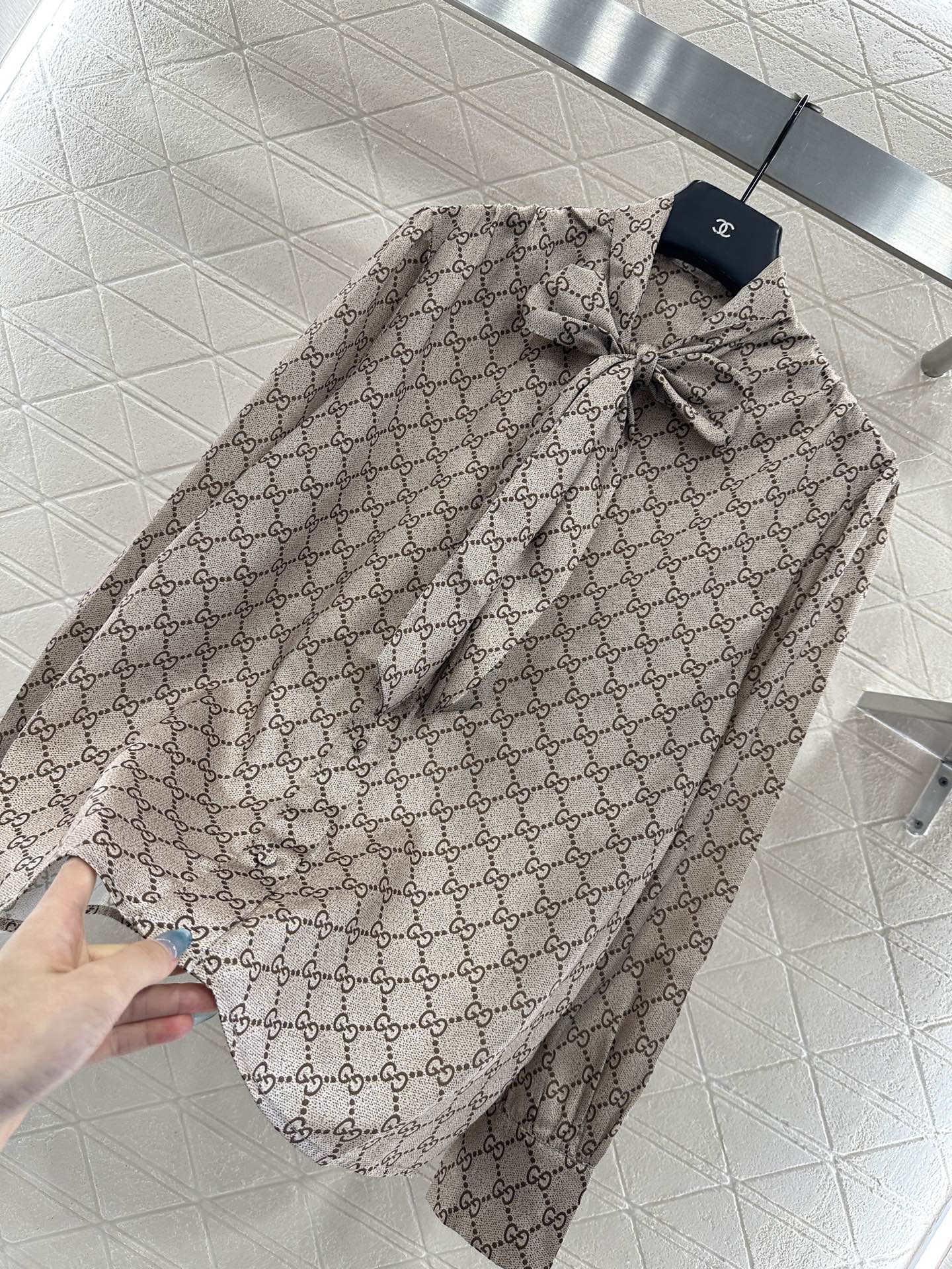 ♥Gucc*♥2025新品上架 系带印花衬衫定制YB进口斜纹稠材质，质感高级，垂顺光泽，翻领衬衫剪裁，直