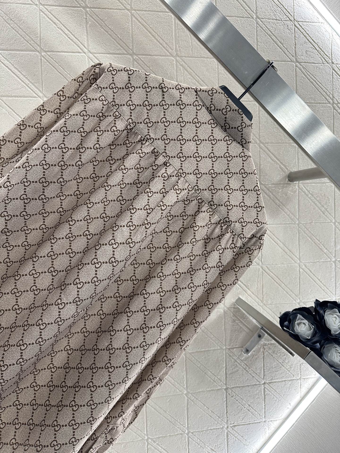 ♥Gucc*♥2025新品上架 系带印花衬衫定制YB进口斜纹稠材质，质感高级，垂顺光泽，翻领衬衫剪裁，直