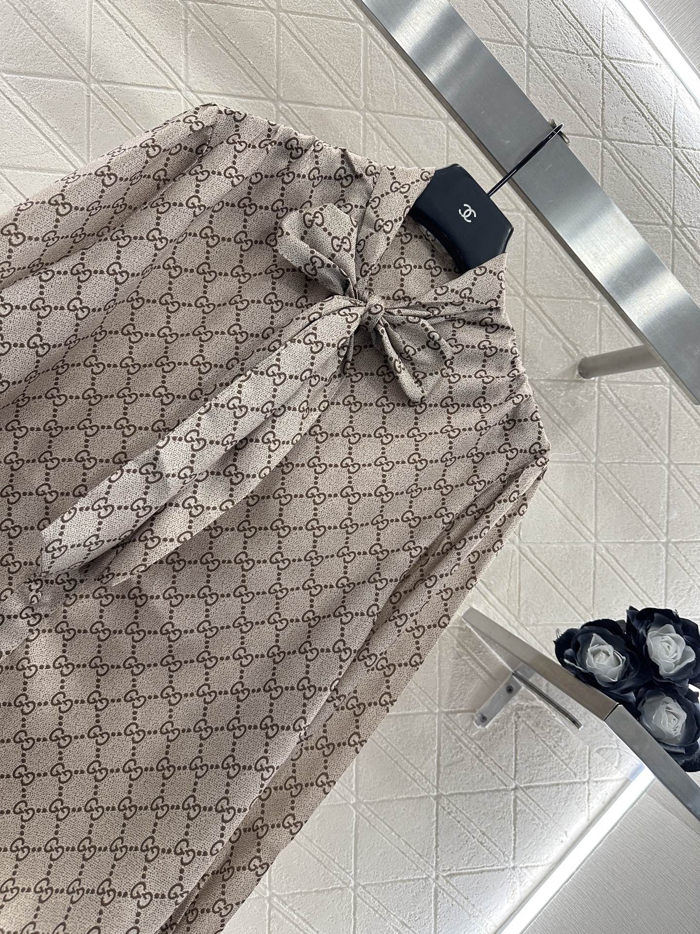 ♥Gucc*♥2025新品上架 系带印花衬衫定制YB进口斜纹稠材质，质感高级，垂顺光泽，翻领衬衫剪裁，直