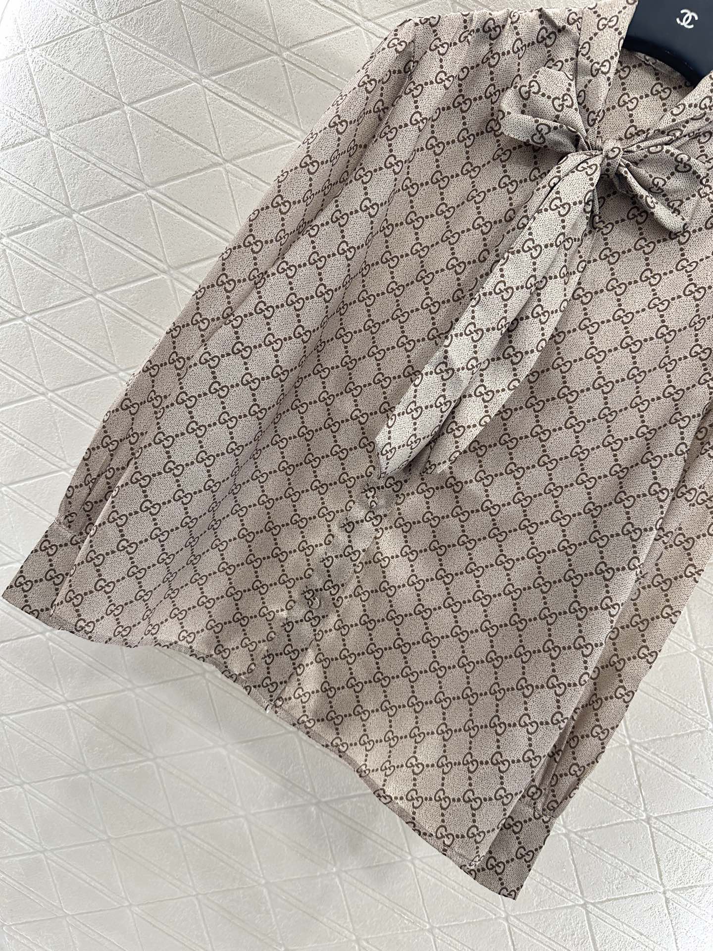 ♥Gucc*♥2025新品上架 系带印花衬衫定制YB进口斜纹稠材质，质感高级，垂顺光泽，翻领衬衫剪裁，直