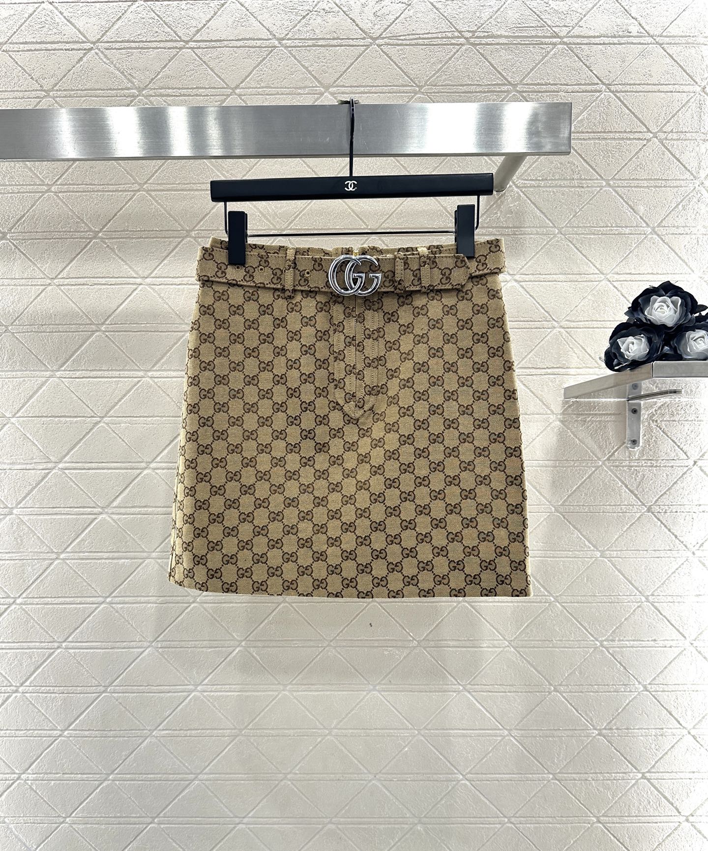 ♥Gucc*♥2025新品上架 提花腰带短裙定制YB进口提花材质，质感高级，挺括有型，高腰系扣直筒短裙，