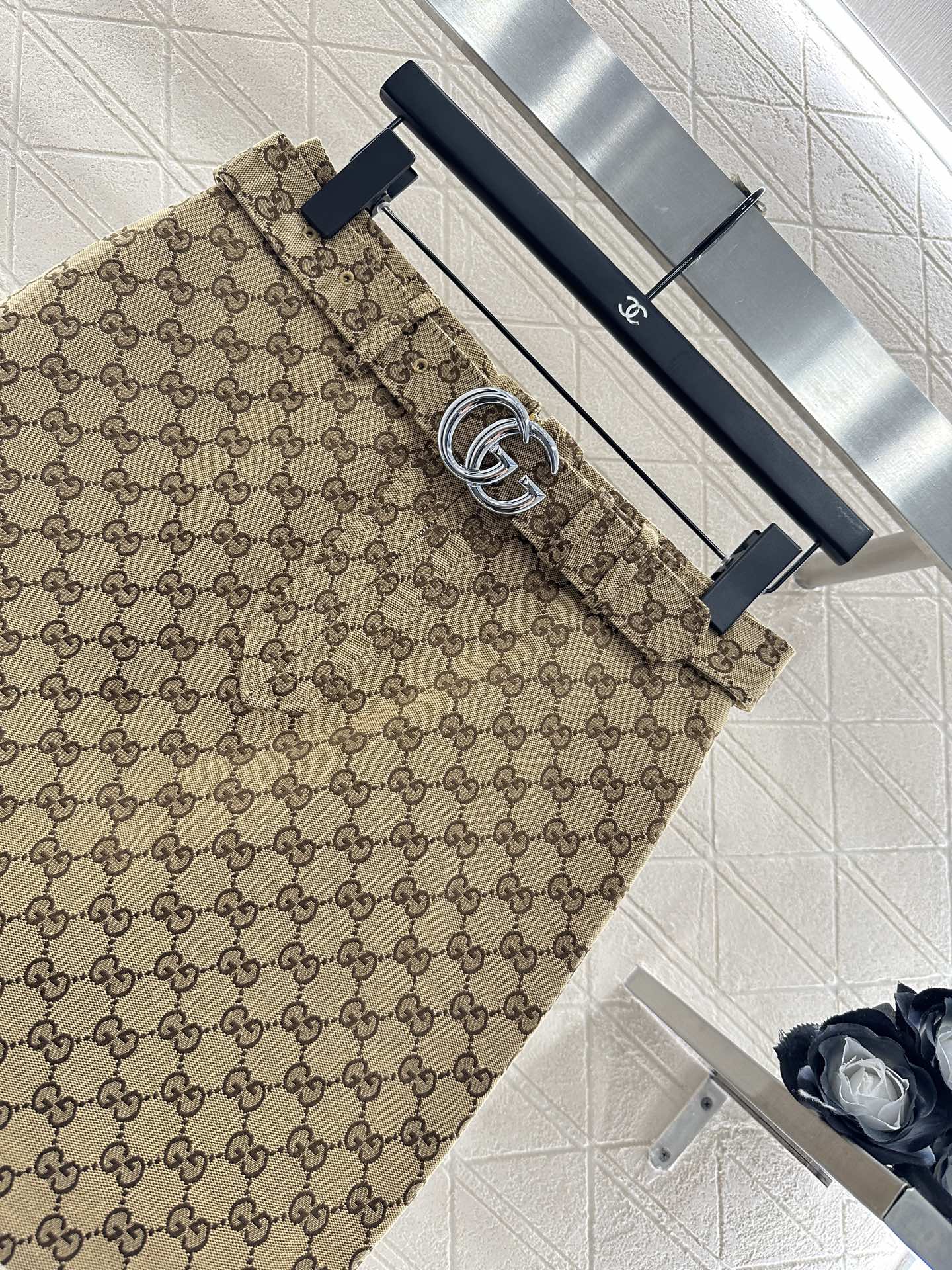 ♥Gucc*♥2025新品上架 提花腰带短裙定制YB进口提花材质，质感高级，挺括有型，高腰系扣直筒短裙，