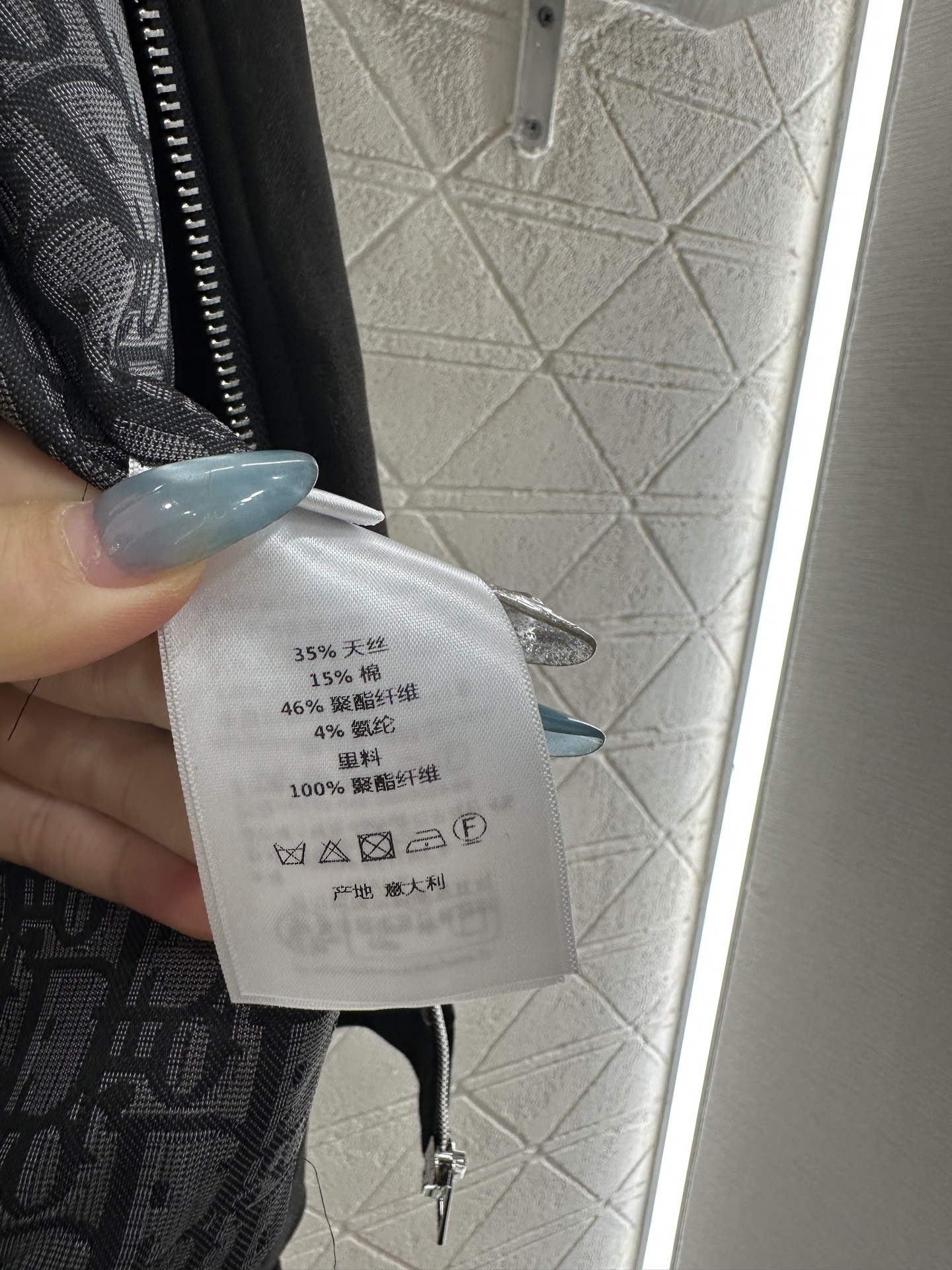 ♥Dio*♥2025新品上架 连帽外套长裤套装定制YB进口天丝棉材质，质感光泽，舒适垂顺，连帽拉链开襟外