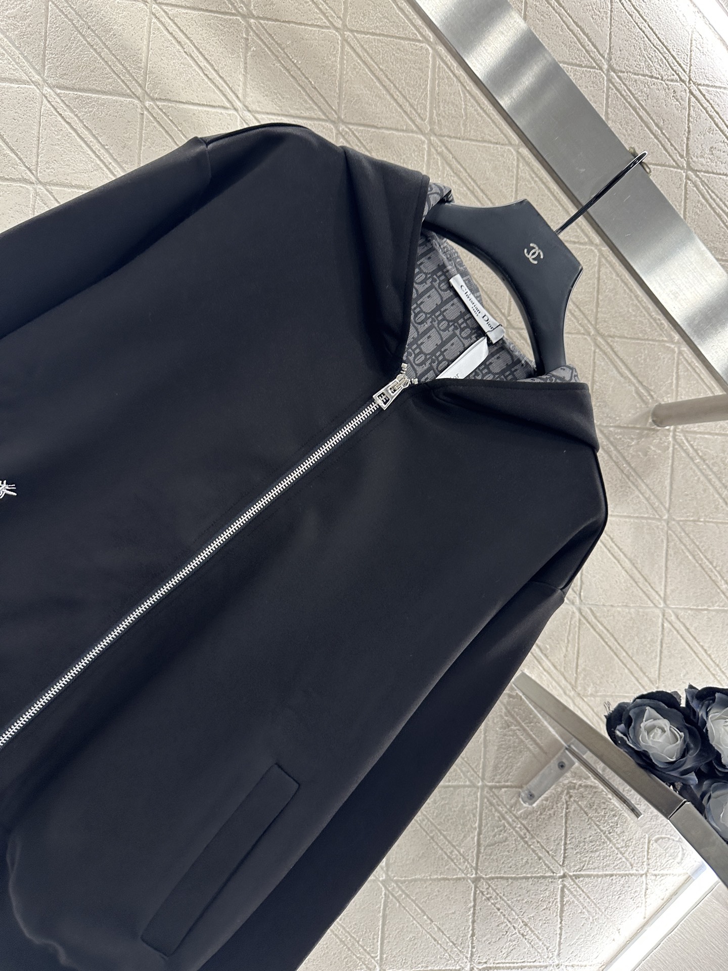 ♥Dio*♥2025新品上架 连帽外套长裤套装定制YB进口天丝棉材质，质感光泽，舒适垂顺，连帽拉链开襟外