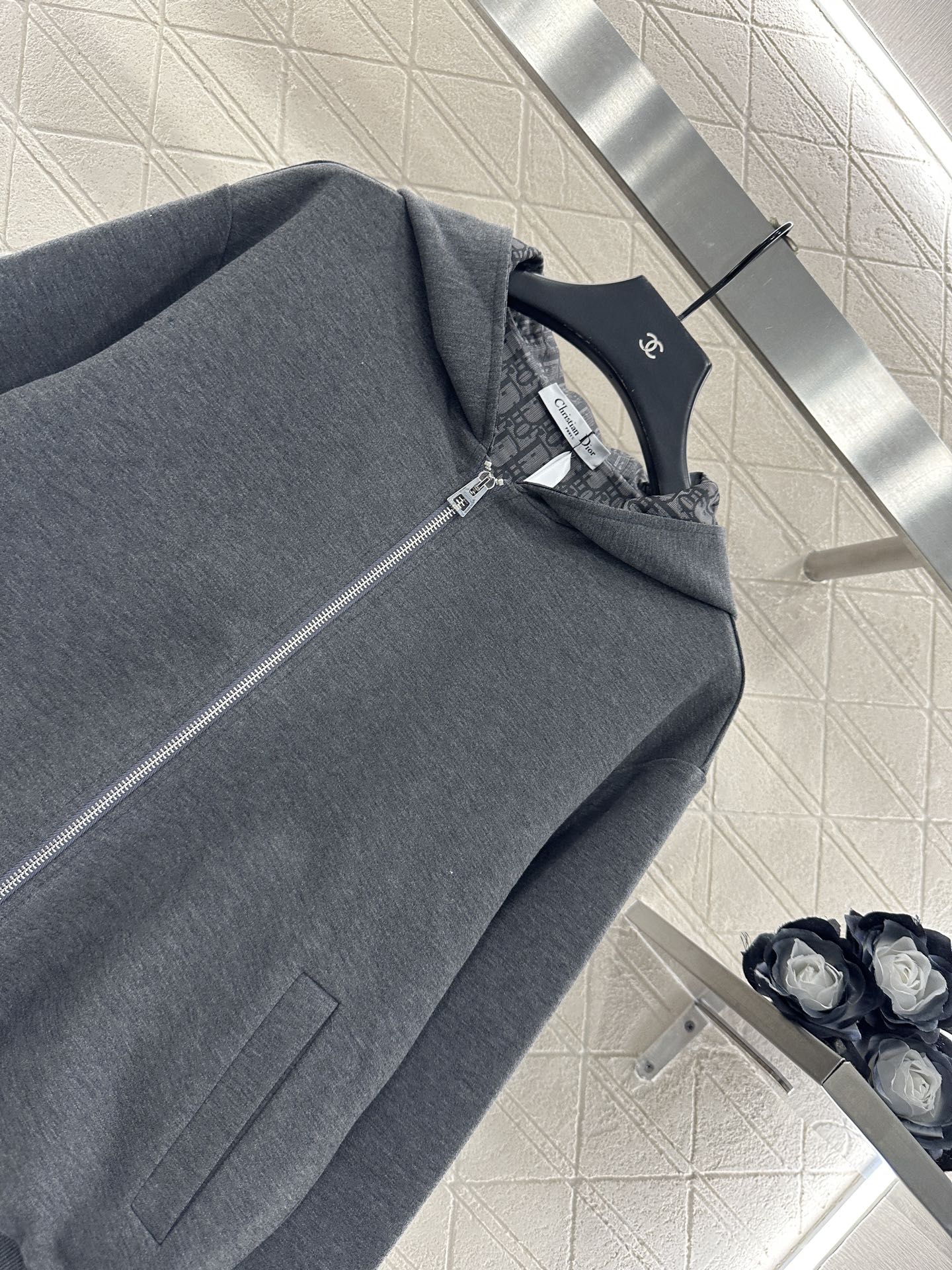 ♥Dio*♥2025新品上架 连帽外套长裤套装定制YB进口天丝棉材质，质感光泽，舒适垂顺，连帽拉链开襟外