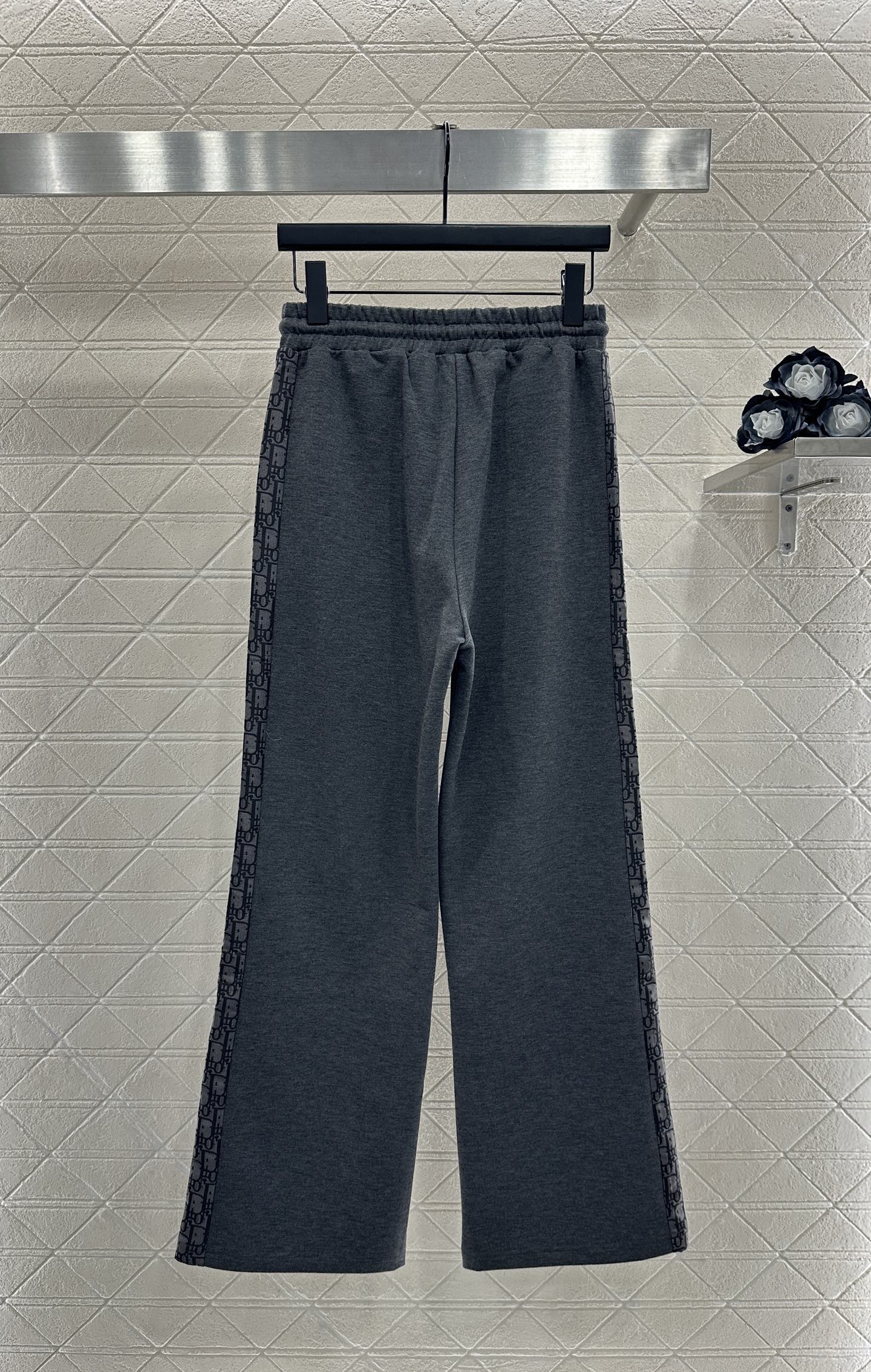 ♥Dio*♥2025新品上架 连帽外套长裤套装定制YB进口天丝棉材质，质感光泽，舒适垂顺，连帽拉链开襟外