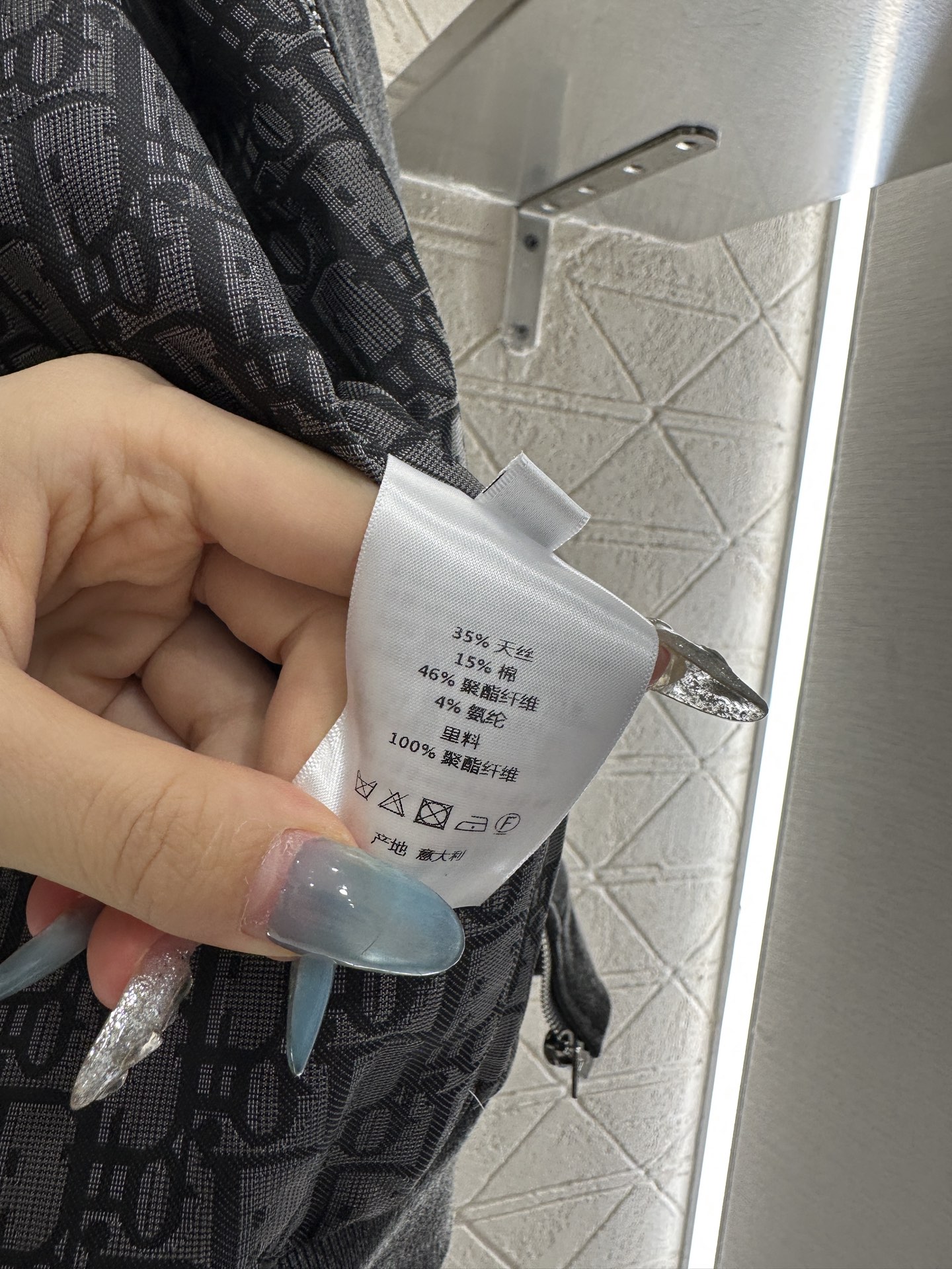 ♥Dio*♥2025新品上架 连帽外套长裤套装定制YB进口天丝棉材质，质感光泽，舒适垂顺，连帽拉链开襟外