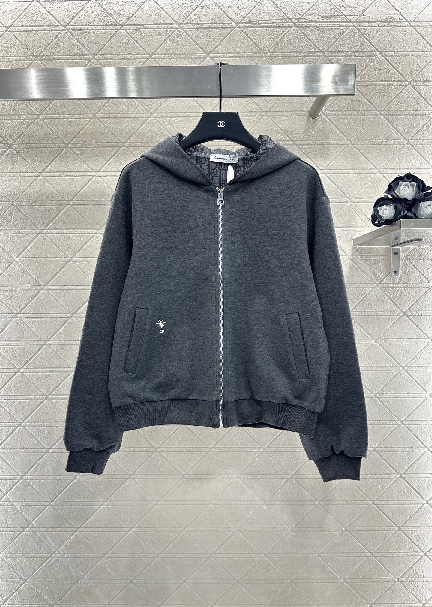 ♥Dio*♥2025新品上架 连帽外套长裤套装定制YB进口天丝棉材质，质感光泽，舒适垂顺，连帽拉链开襟外