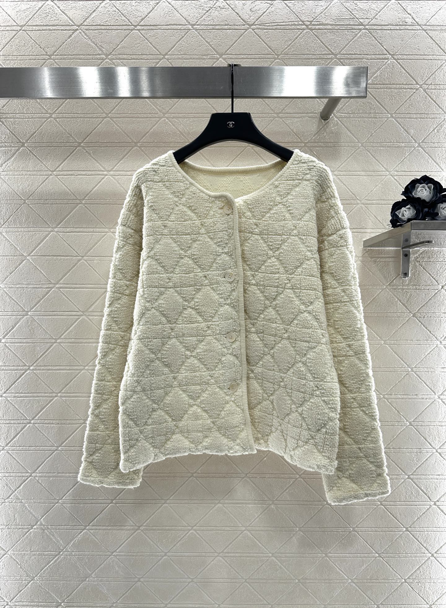 ♥Dio*♥2025新品上架 藤格纹提花开衫外套定制YB羊毛针织材质，舒适保暖，质感上乘，圆领系扣针织开