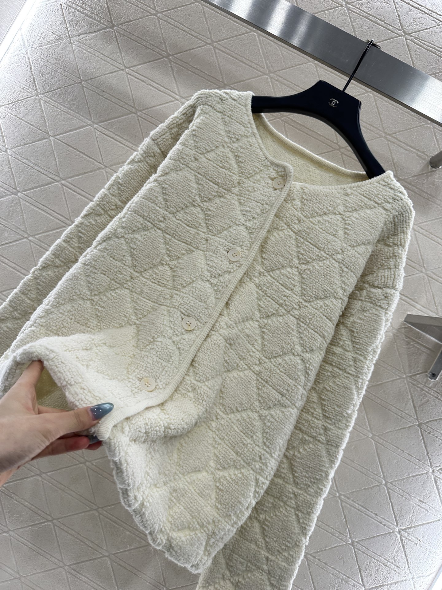 ♥Dio*♥2025新品上架 藤格纹提花开衫外套定制YB羊毛针织材质，舒适保暖，质感上乘，圆领系扣针织开