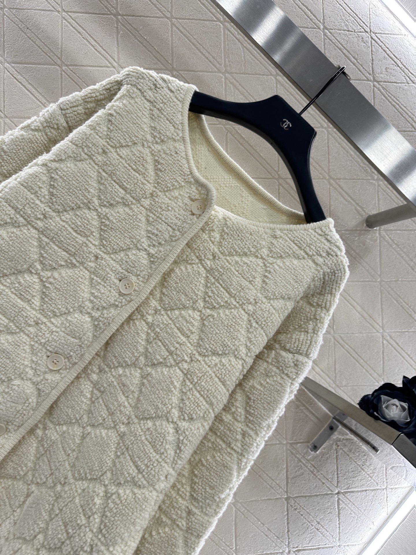 ♥Dio*♥2025新品上架 藤格纹提花开衫外套定制YB羊毛针织材质，舒适保暖，质感上乘，圆领系扣针织开