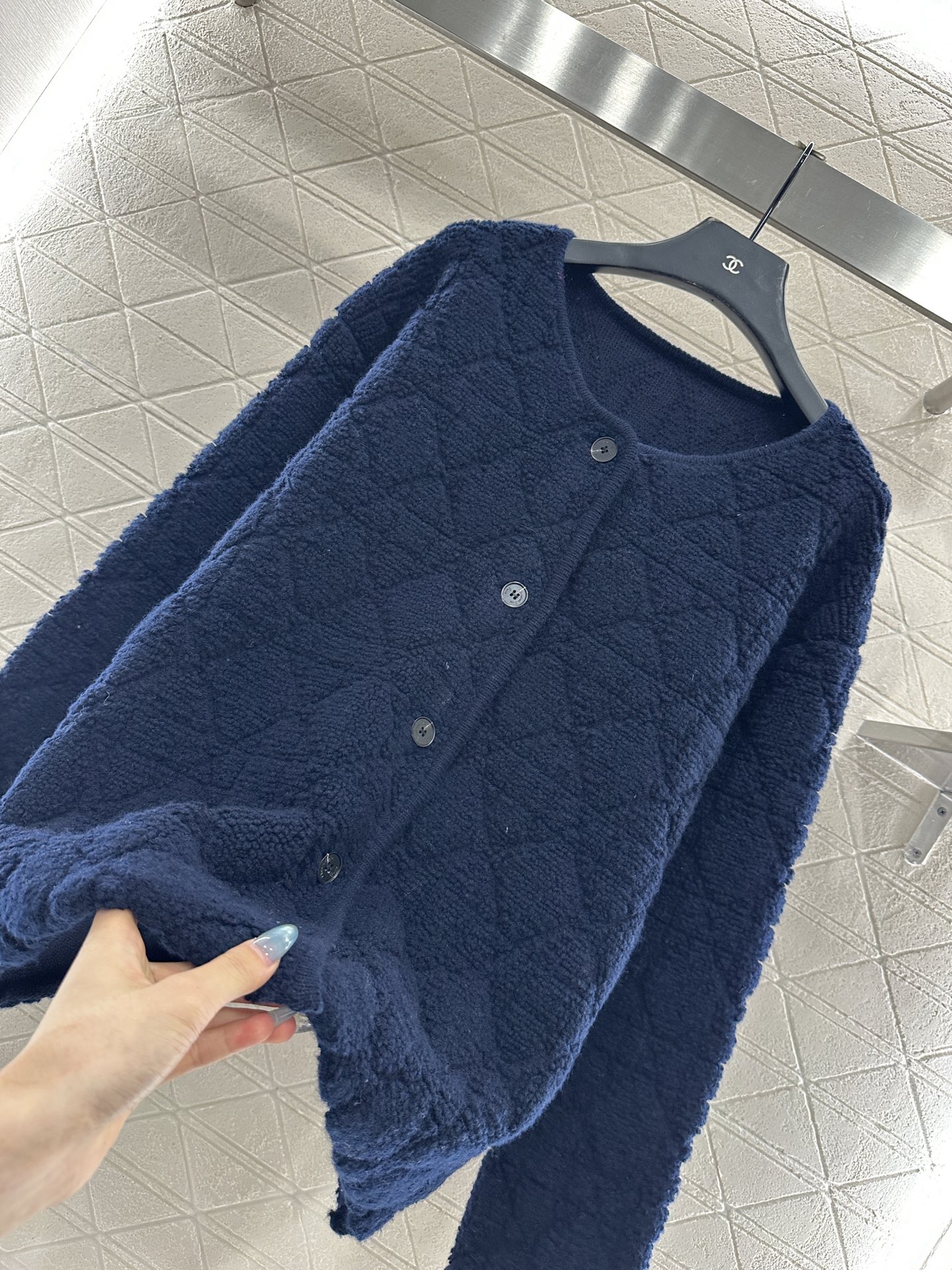 ♥Dio*♥2025新品上架 藤格纹提花开衫外套定制YB羊毛针织材质，舒适保暖，质感上乘，圆领系扣针织开