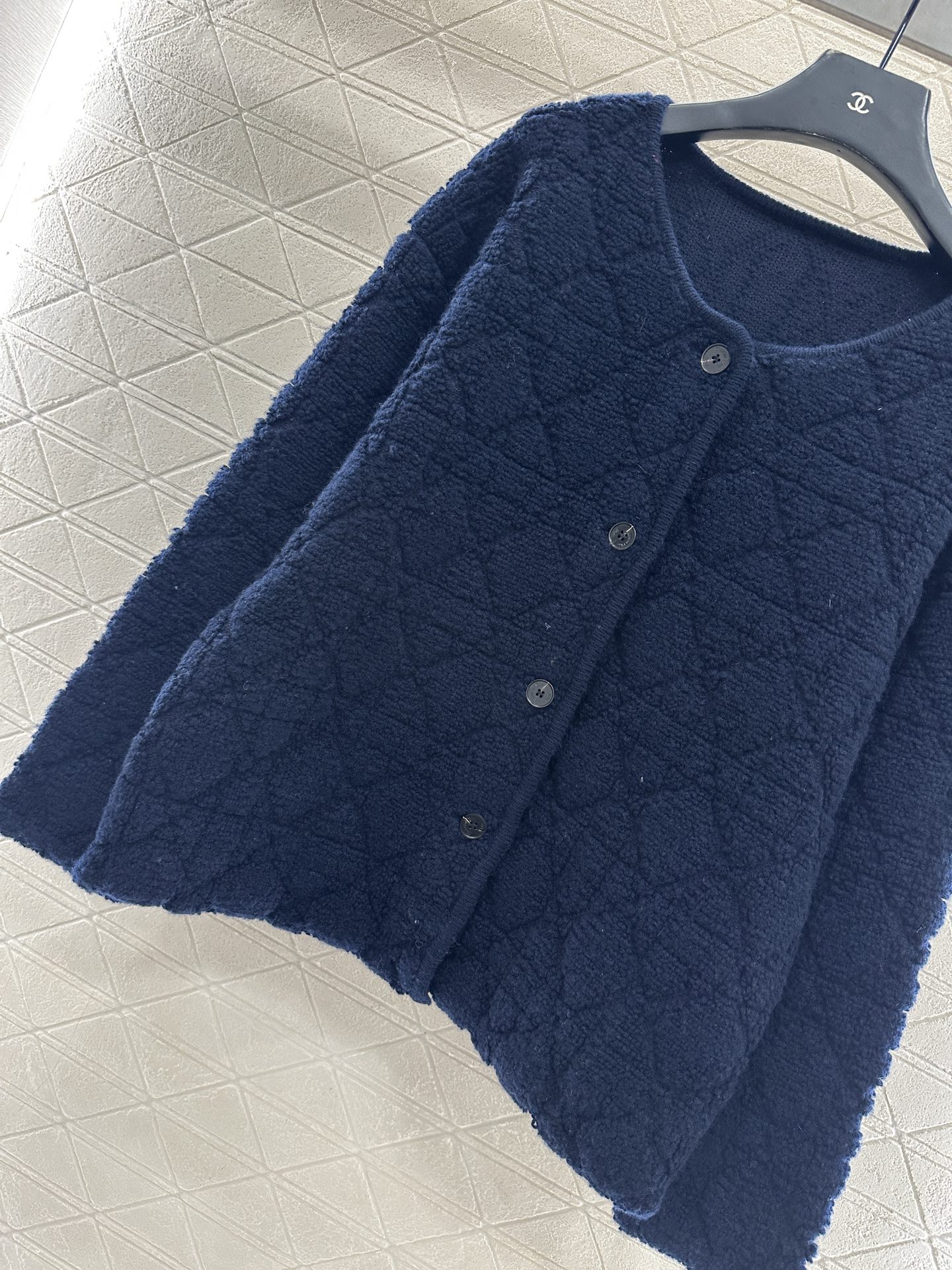 ♥Dio*♥2025新品上架 藤格纹提花开衫外套定制YB羊毛针织材质，舒适保暖，质感上乘，圆领系扣针织开