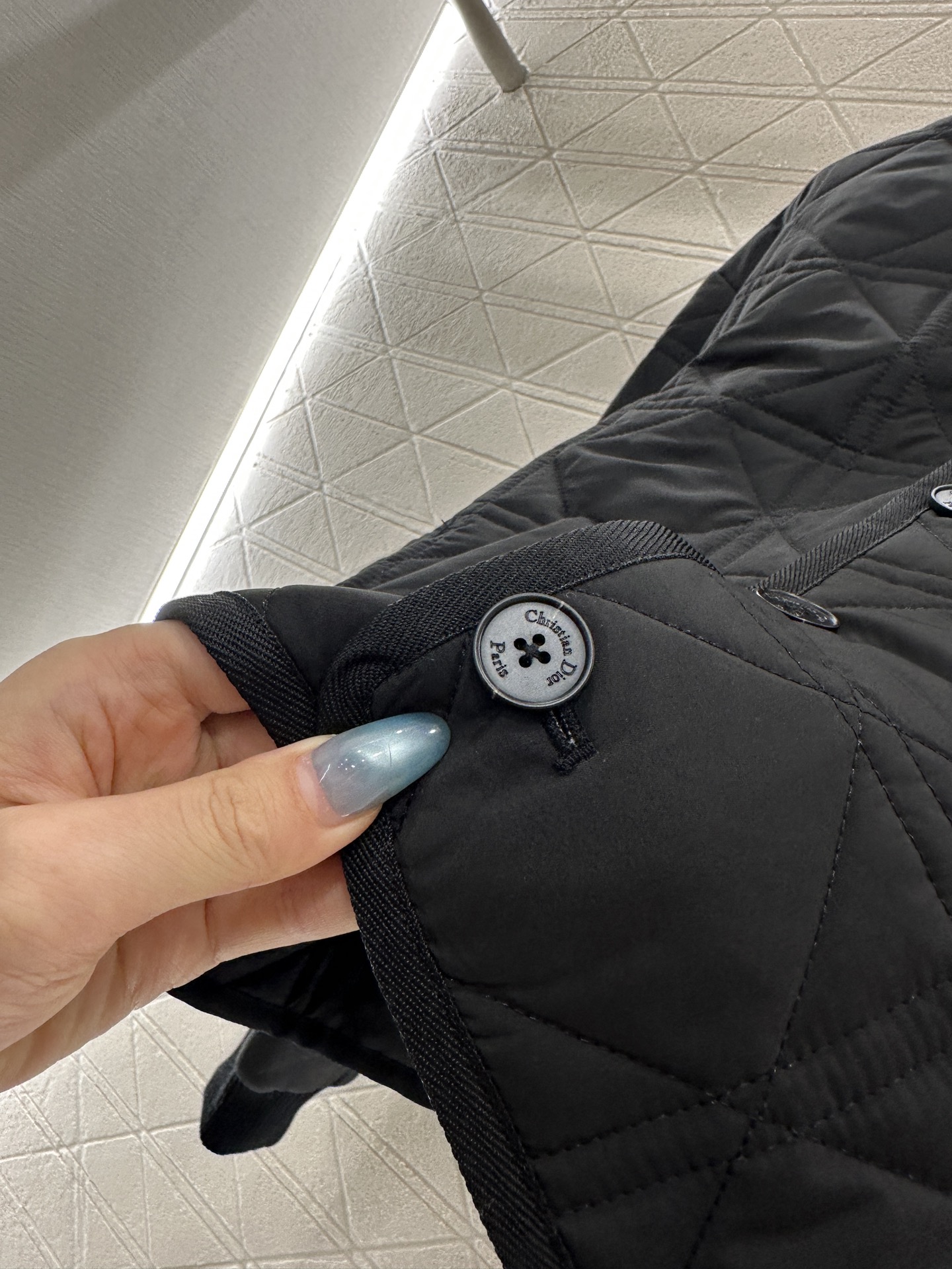 ♥Dio*♥2025新品上架 V领包边藤格纹夹克棉服定制YB防风防水尼龙材质，羽绒棉填充内里，整件轻盈保