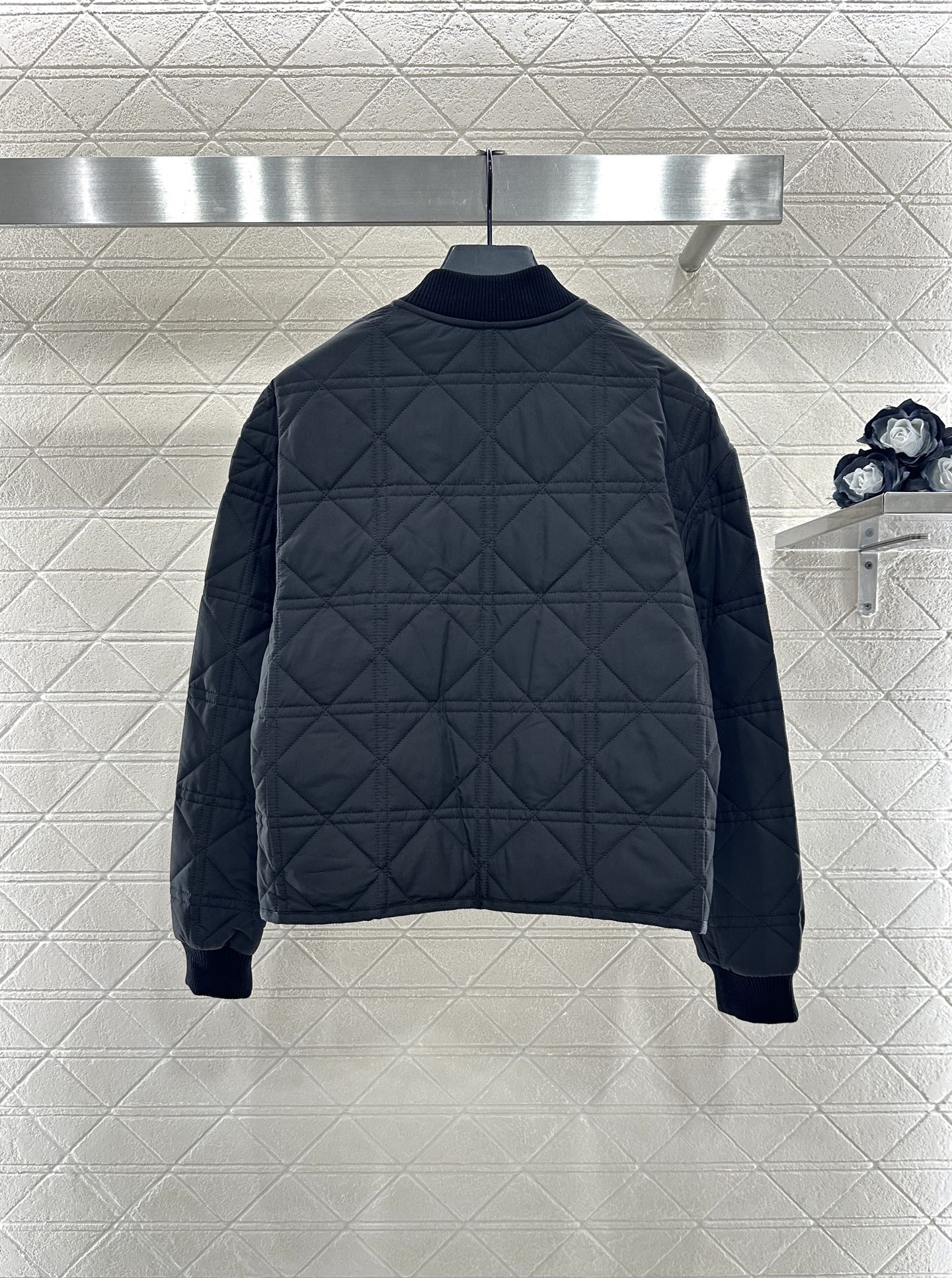 ♥Dio*♥2025新品上架 V领包边藤格纹夹克棉服定制YB防风防水尼龙材质，羽绒棉填充内里，整件轻盈保