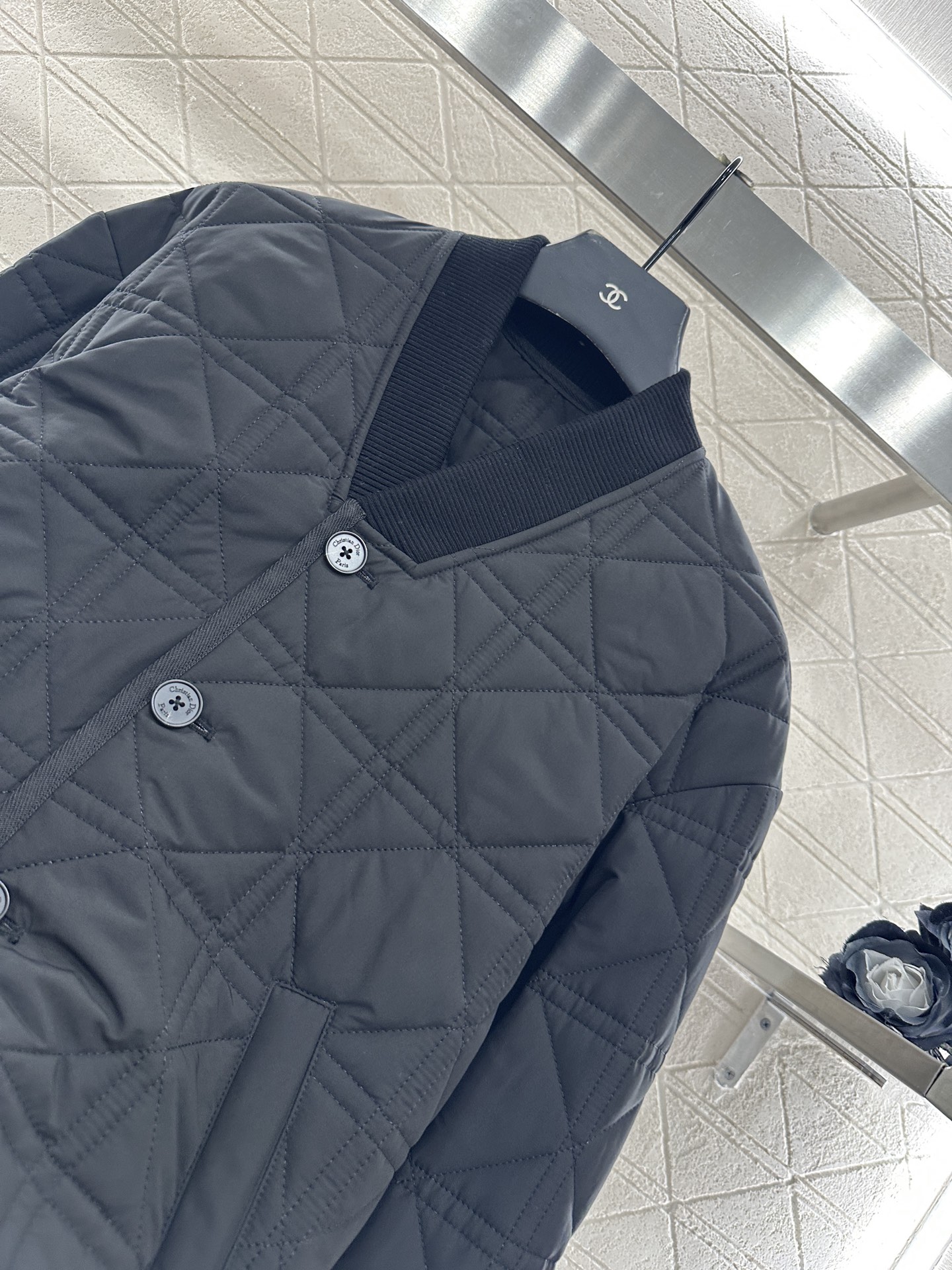 ♥Dio*♥2025新品上架 V领包边藤格纹夹克棉服定制YB防风防水尼龙材质，羽绒棉填充内里，整件轻盈保