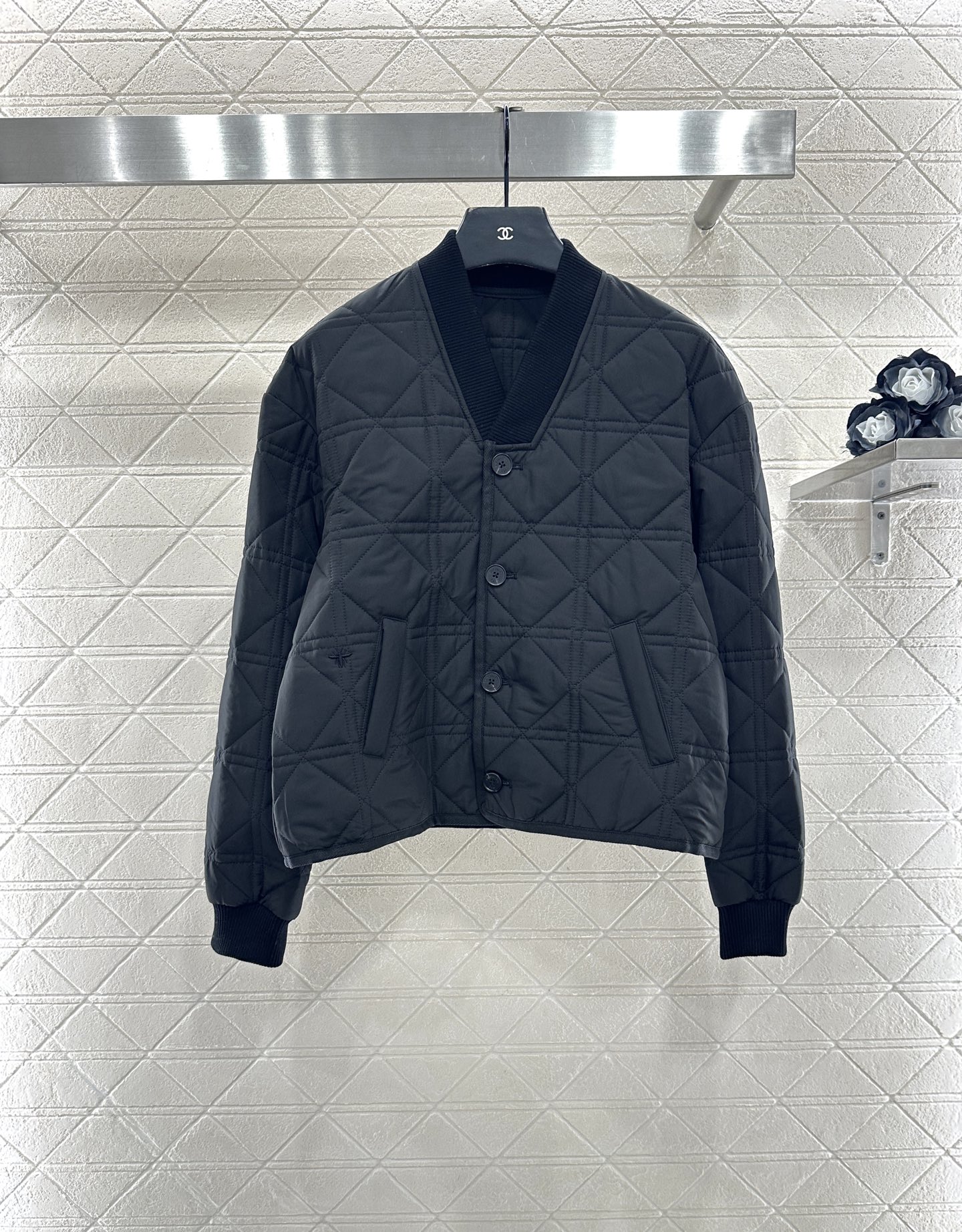 ♥Dio*♥2025新品上架 V领包边藤格纹夹克棉服定制YB防风防水尼龙材质，羽绒棉填充内里，整件轻盈保