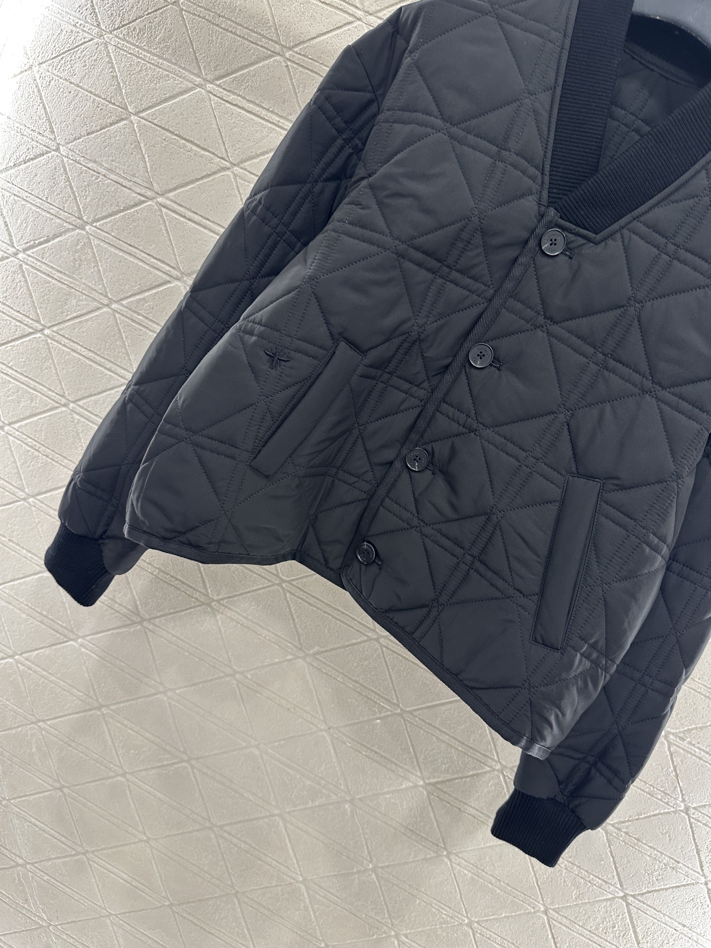 ♥Dio*♥2025新品上架 V领包边藤格纹夹克棉服定制YB防风防水尼龙材质，羽绒棉填充内里，整件轻盈保