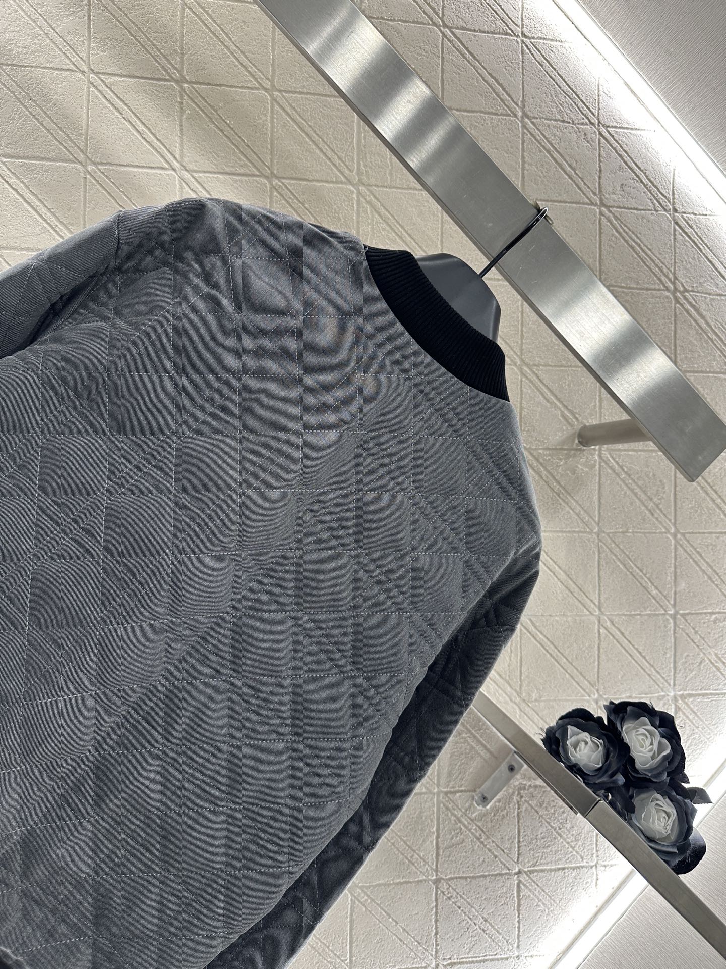 ♥Dio*♥2025新品上架 V领包边藤格纹夹克棉服定制YB防风防水尼龙材质，羽绒棉填充内里，整件轻盈保