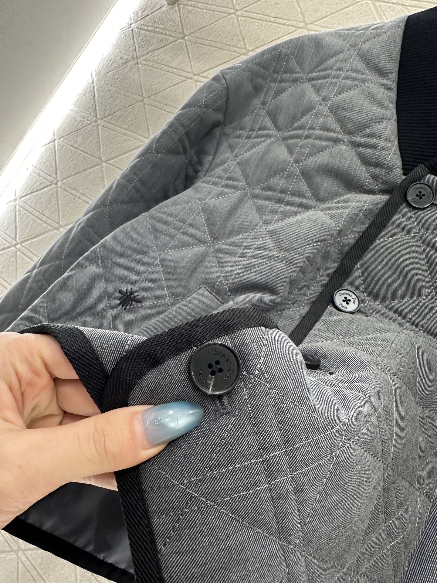 ♥Dio*♥2025新品上架 V领包边藤格纹夹克棉服定制YB防风防水尼龙材质，羽绒棉填充内里，整件轻盈保