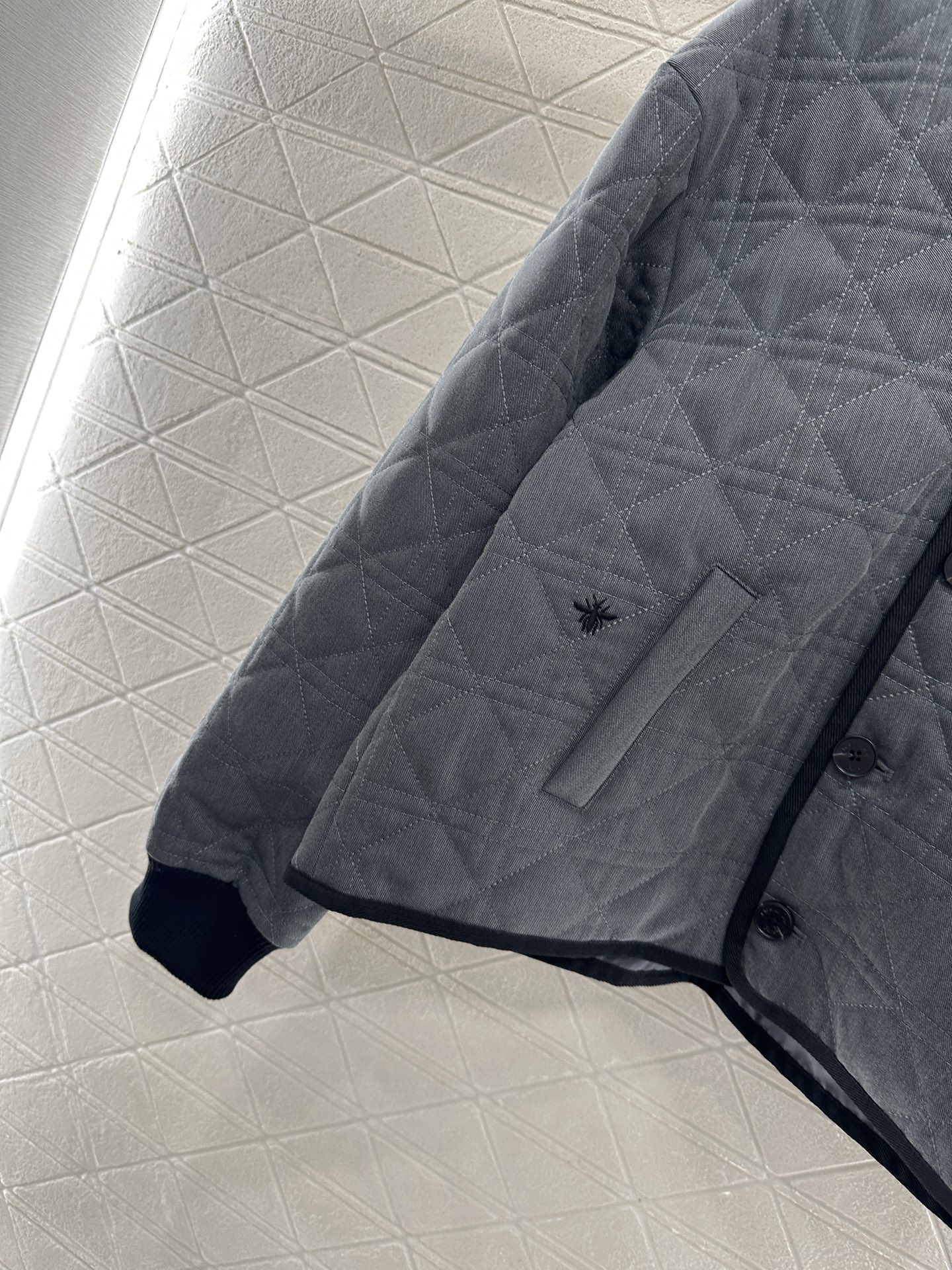 ♥Dio*♥2025新品上架 V领包边藤格纹夹克棉服定制YB防风防水尼龙材质，羽绒棉填充内里，整件轻盈保