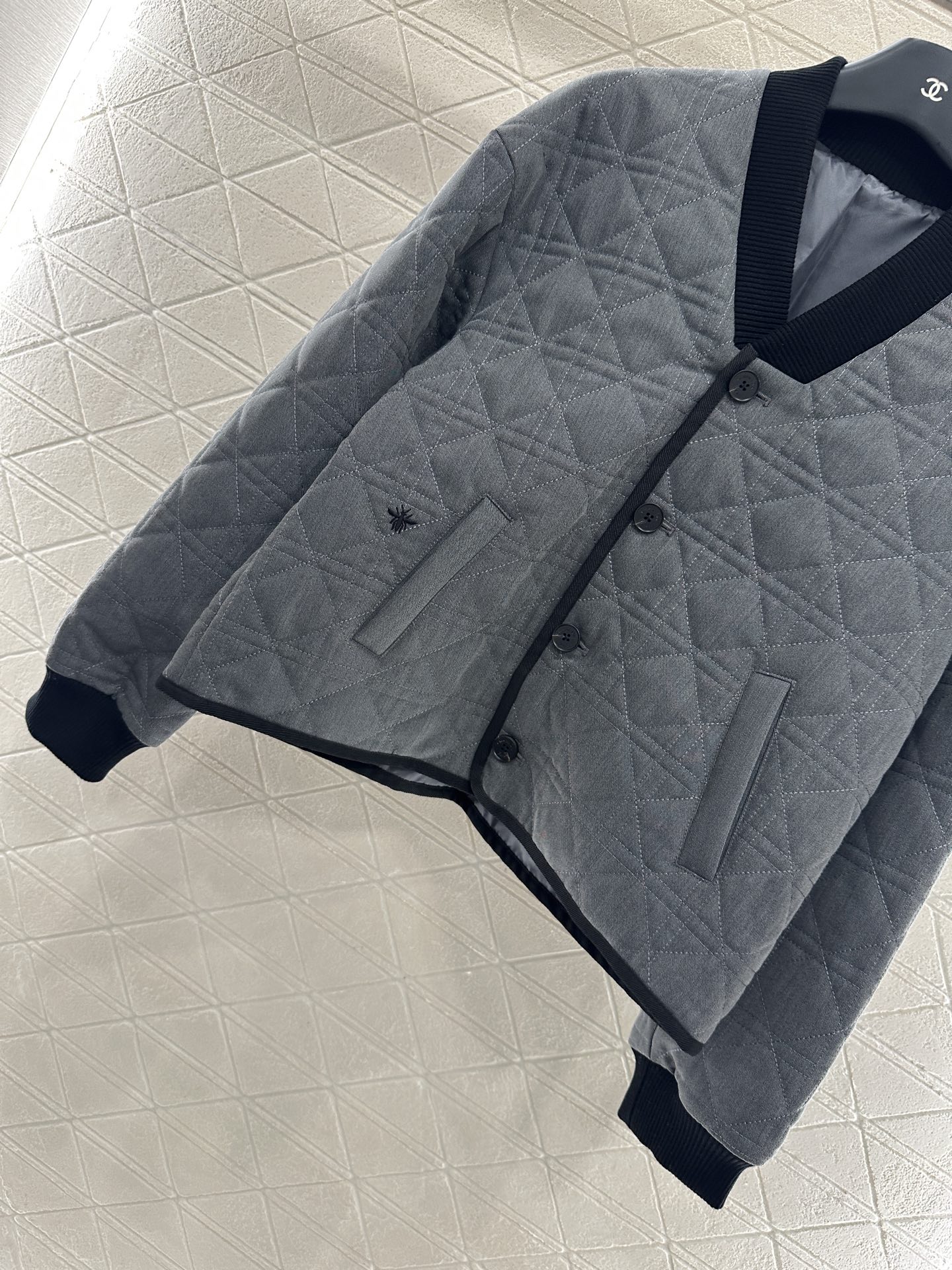 ♥Dio*♥2025新品上架 V领包边藤格纹夹克棉服定制YB防风防水尼龙材质，羽绒棉填充内里，整件轻盈保