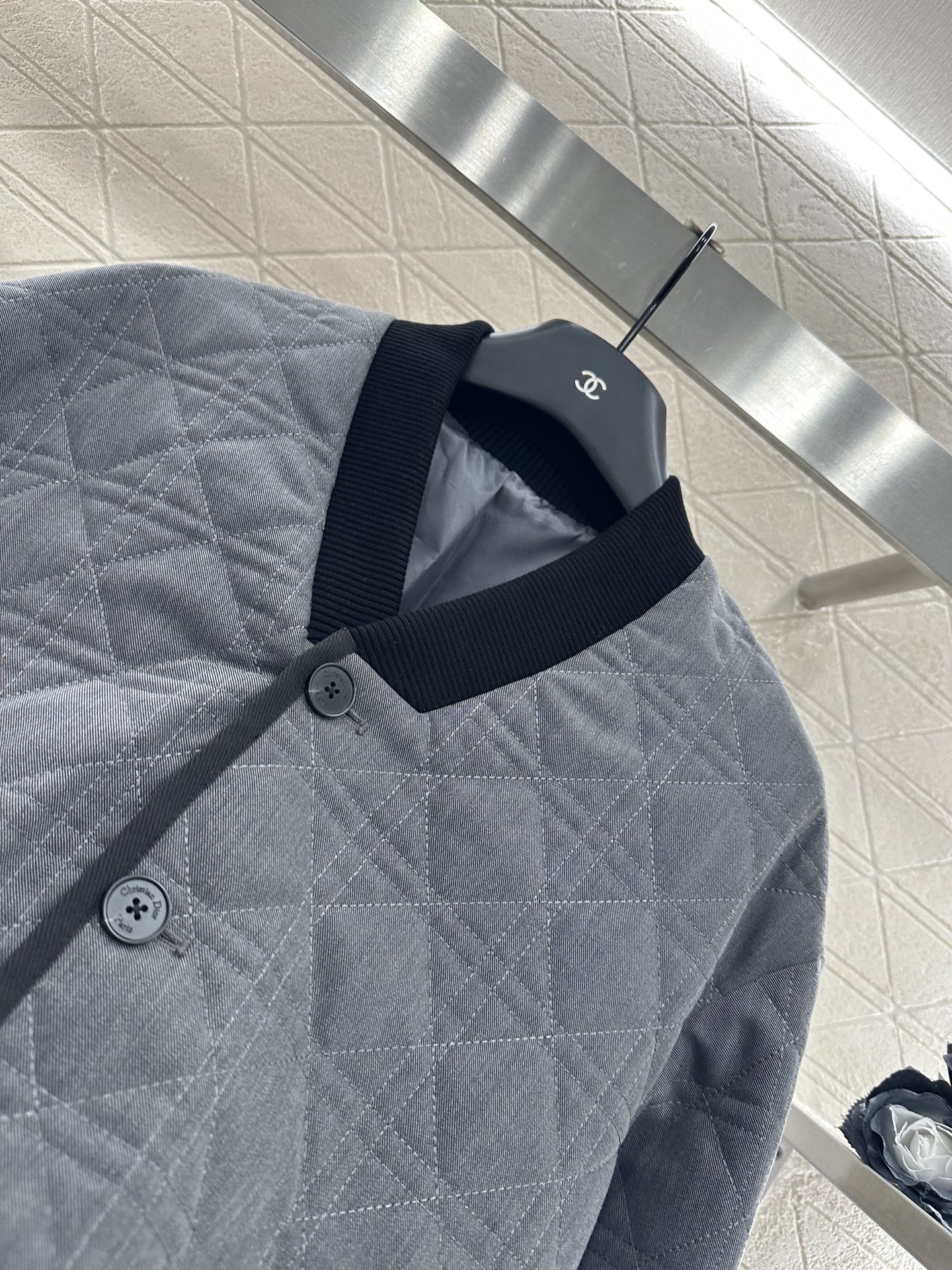 ♥Dio*♥2025新品上架 V领包边藤格纹夹克棉服定制YB防风防水尼龙材质，羽绒棉填充内里，整件轻盈保