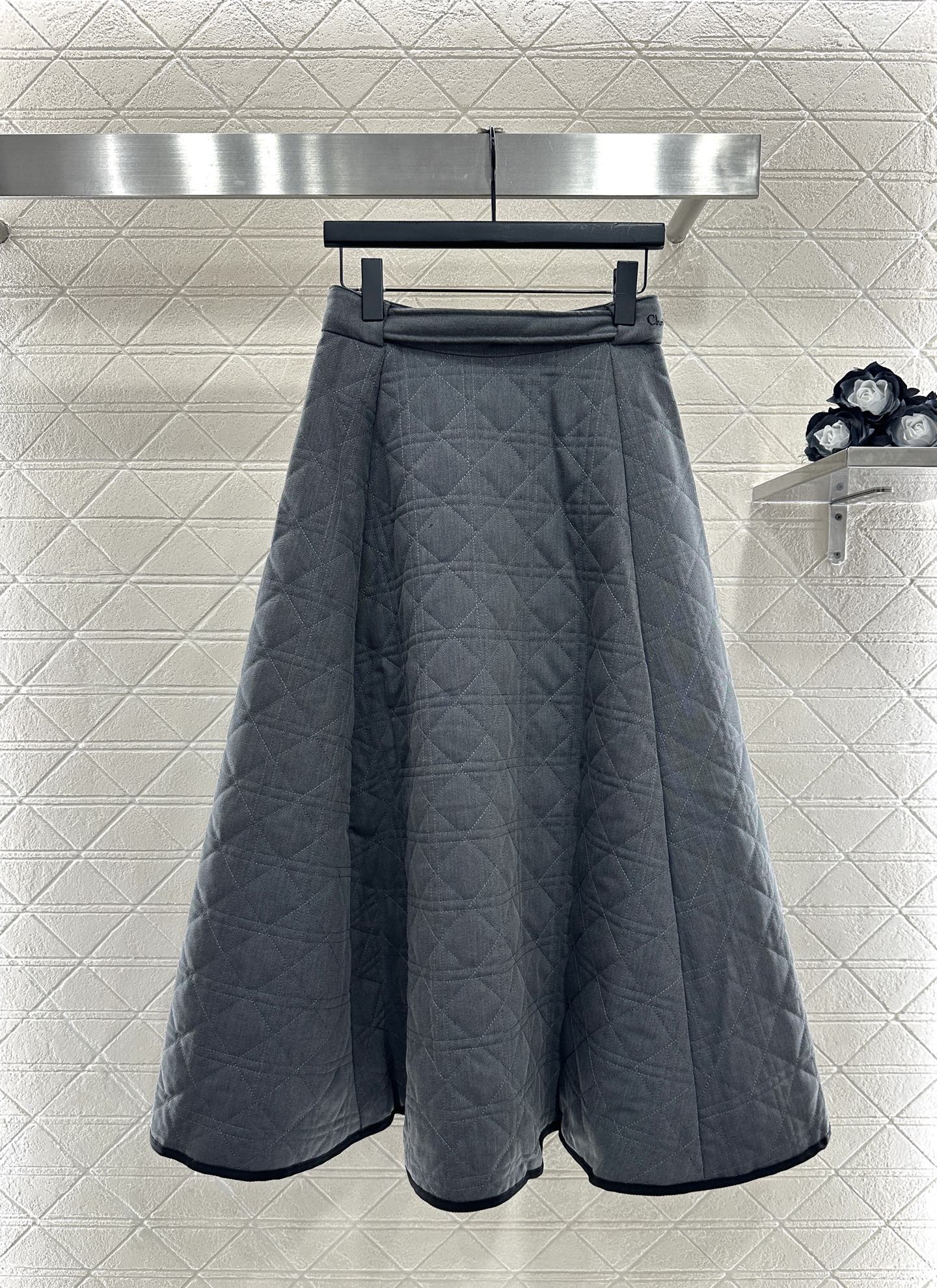 ♥Dio*♥2025新品上架 藤格纹棉服外套半裙套装定制YB防风防水尼龙材质，羽绒棉填充内里，整件轻盈保