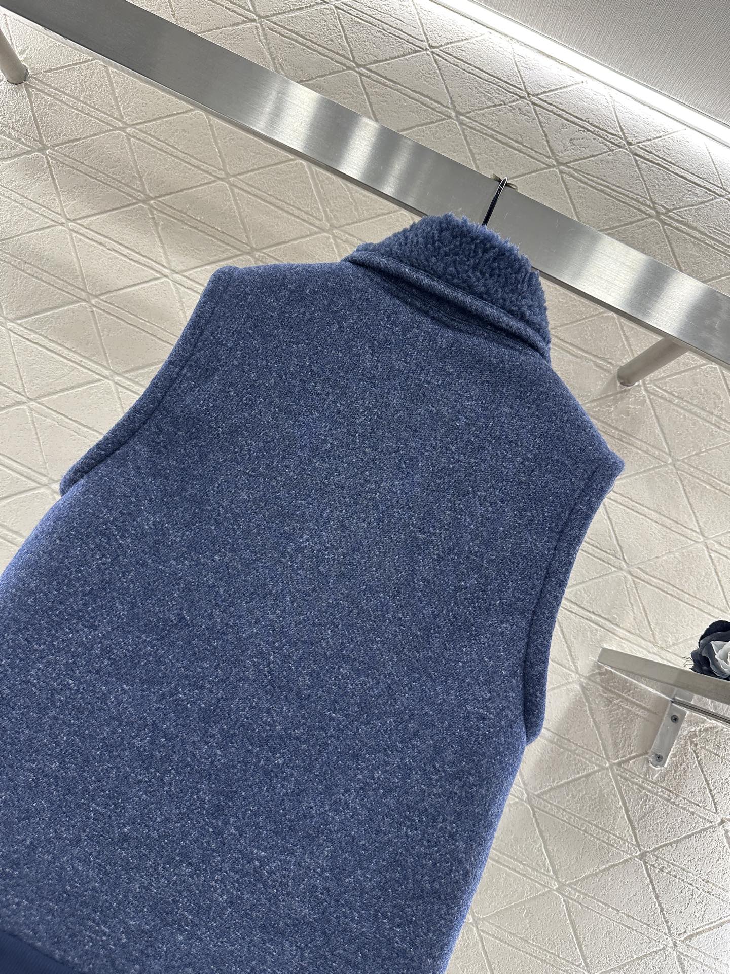 ♥Miumi*♥2025新品上架 摇粒绒立领马甲定制YB泰迪羊毛材质，整件轻盈保暖，直筒马甲时髦不显臃肿