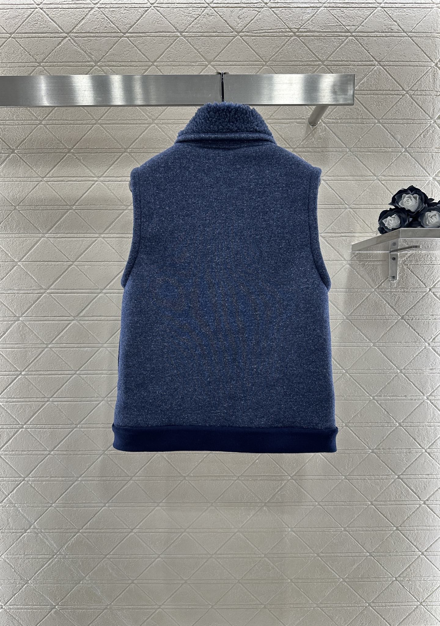 ♥Miumi*♥2025新品上架 摇粒绒立领马甲定制YB泰迪羊毛材质，整件轻盈保暖，直筒马甲时髦不显臃肿