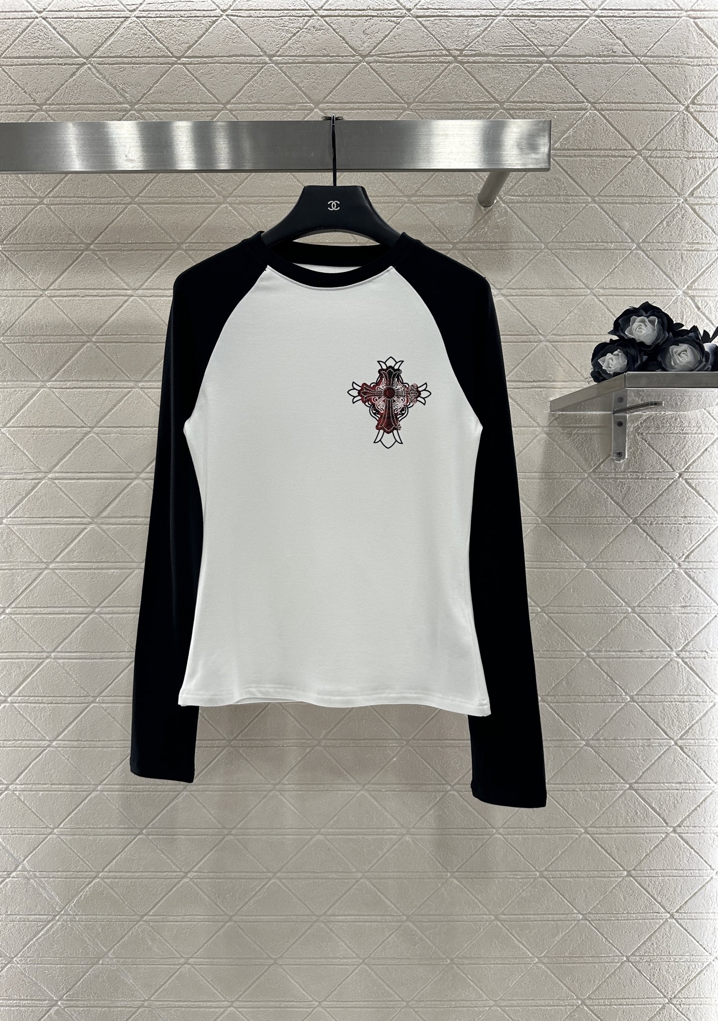 ♥Chrome heatt*♥2025新品上架 烫钻插肩十字架长袖上衣定制YB原生全棉材质，内里磨绒处理