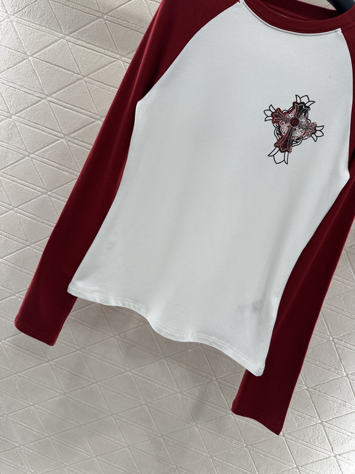 ♥Chrome heatt*♥2025新品上架 烫钻插肩十字架长袖上衣定制YB原生全棉材质，内里磨绒处理