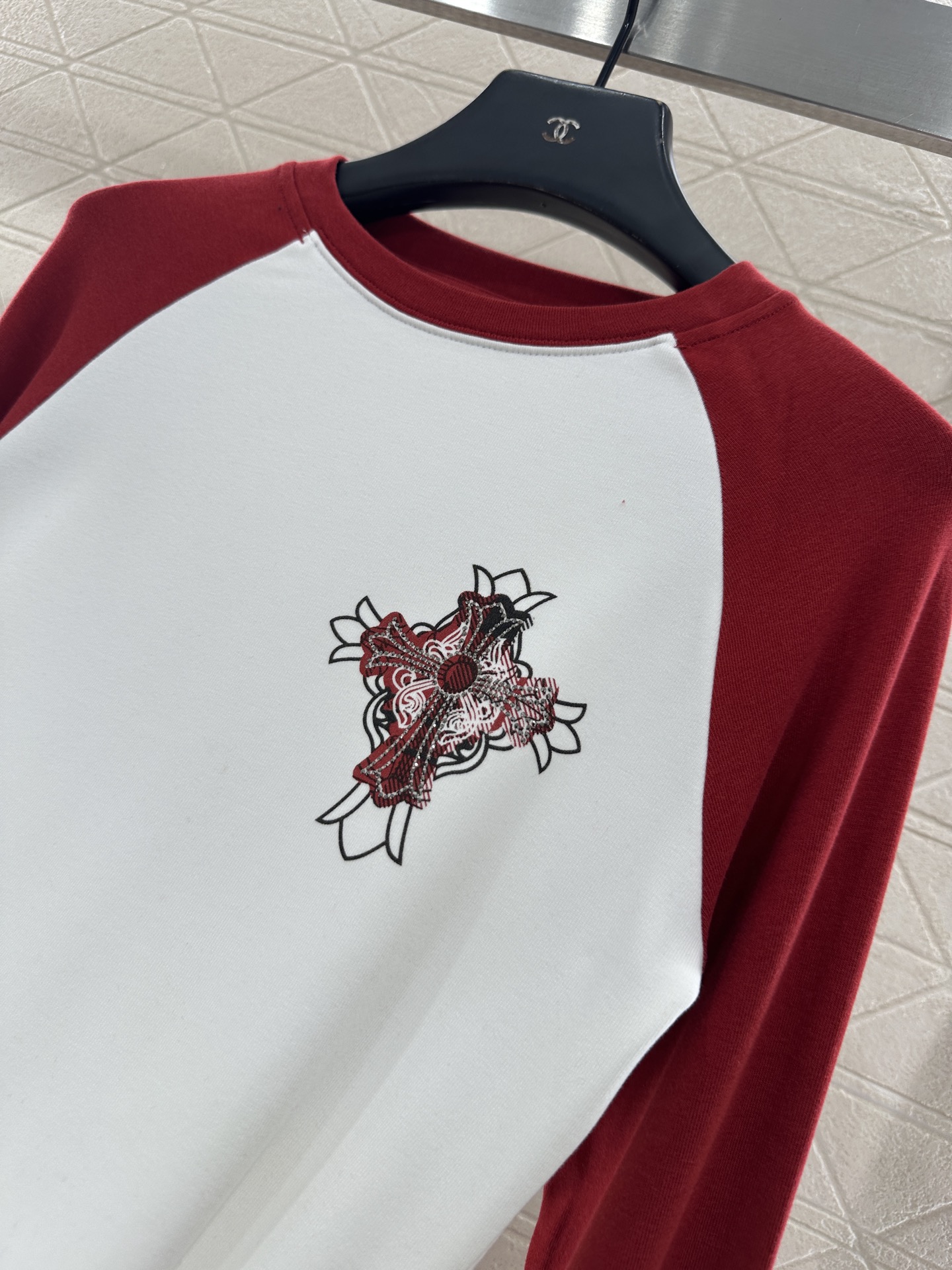 ♥Chrome heatt*♥2025新品上架 烫钻插肩十字架长袖上衣定制YB原生全棉材质，内里磨绒处理