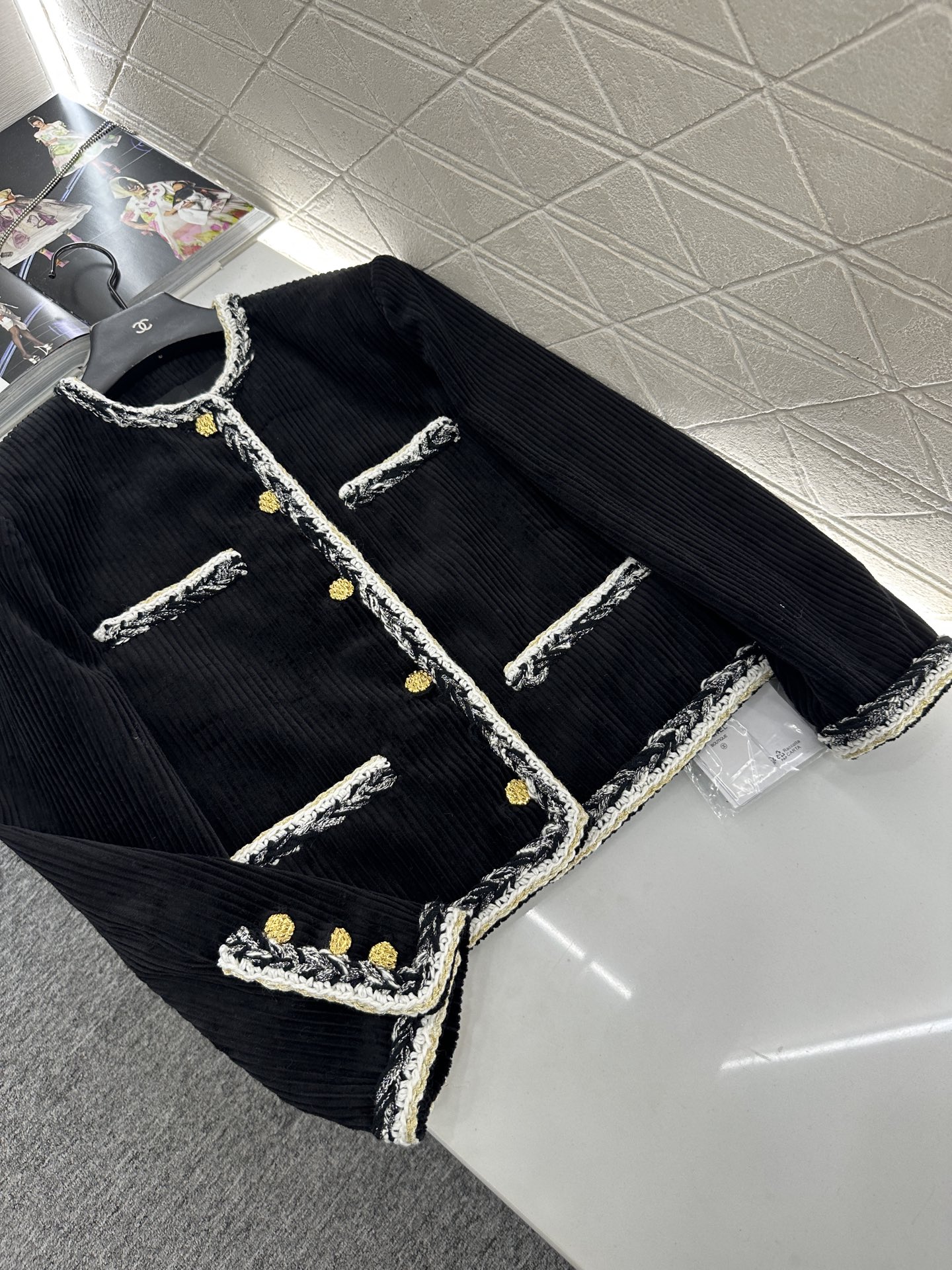 ♥Chane*♥2025新品上架 撞色捆边灯芯绒洋装外套定制YB进口灯芯绒材质，肌理明显，质感上乘，圆领