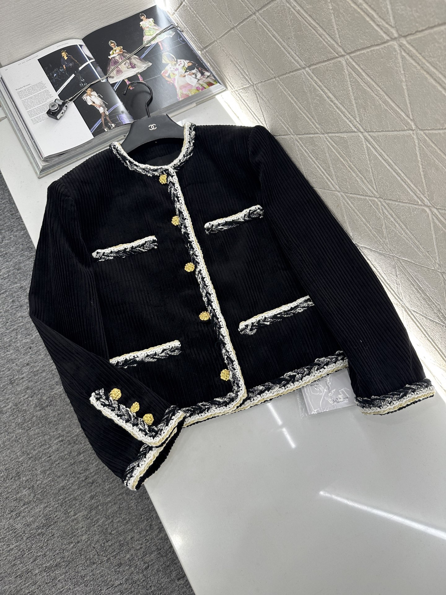 ♥Chane*♥2025新品上架 撞色捆边灯芯绒洋装外套定制YB进口灯芯绒材质，肌理明显，质感上乘，圆领