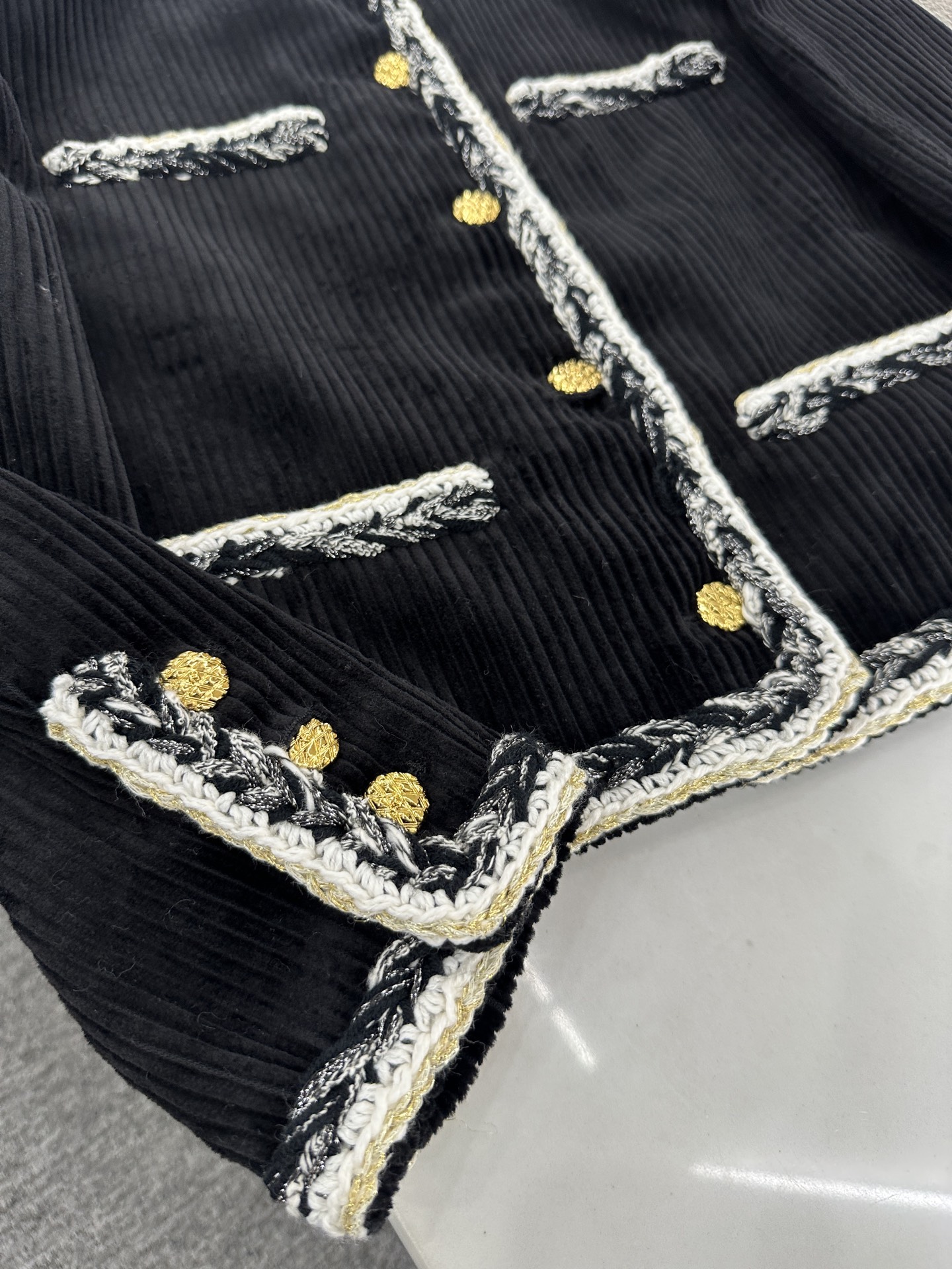 ♥Chane*♥2025新品上架 撞色捆边灯芯绒洋装外套定制YB进口灯芯绒材质，肌理明显，质感上乘，圆领